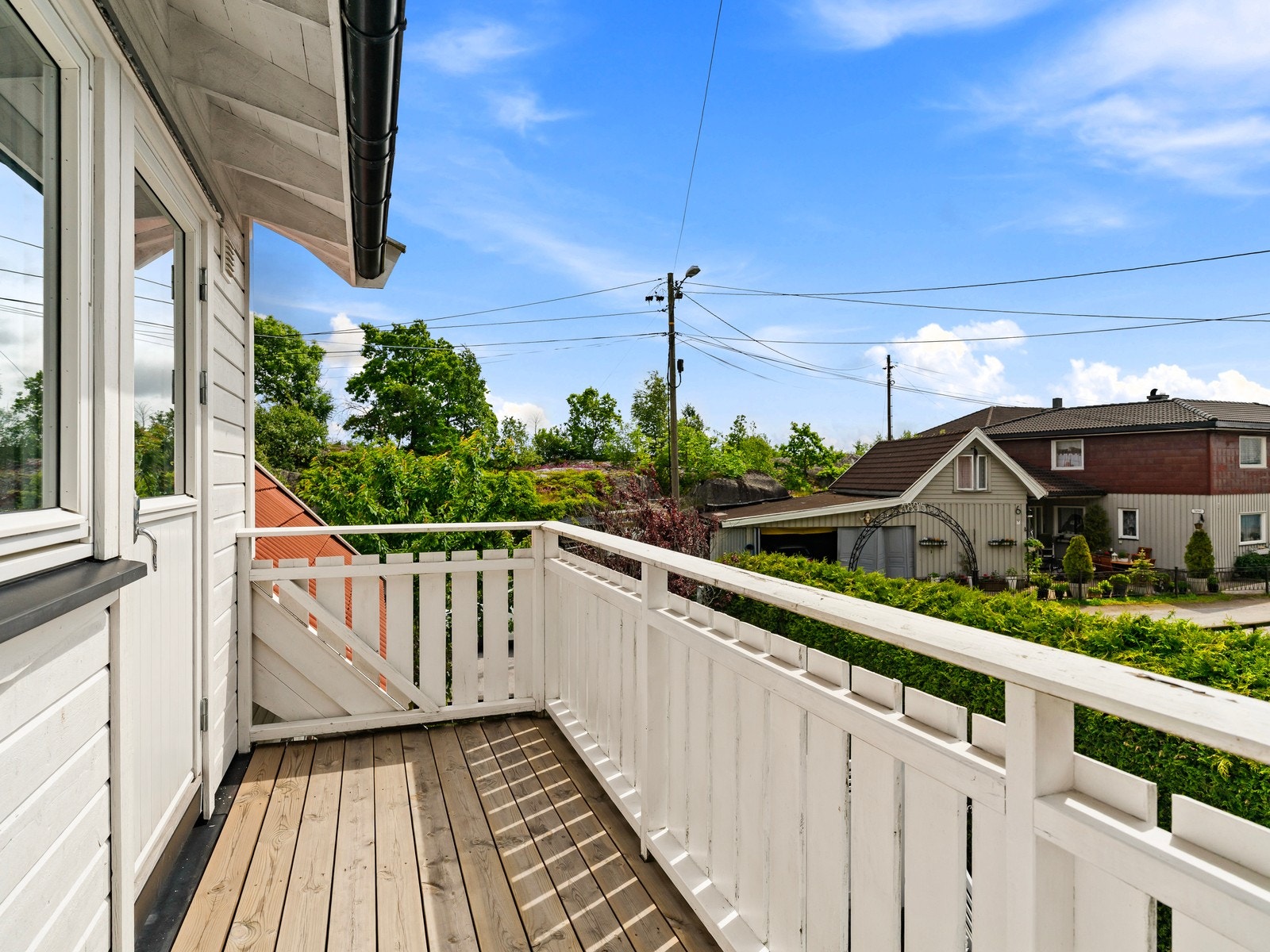 Fra loftstuen er det utgang til en balkong på ca. 6 m². Galleribilde