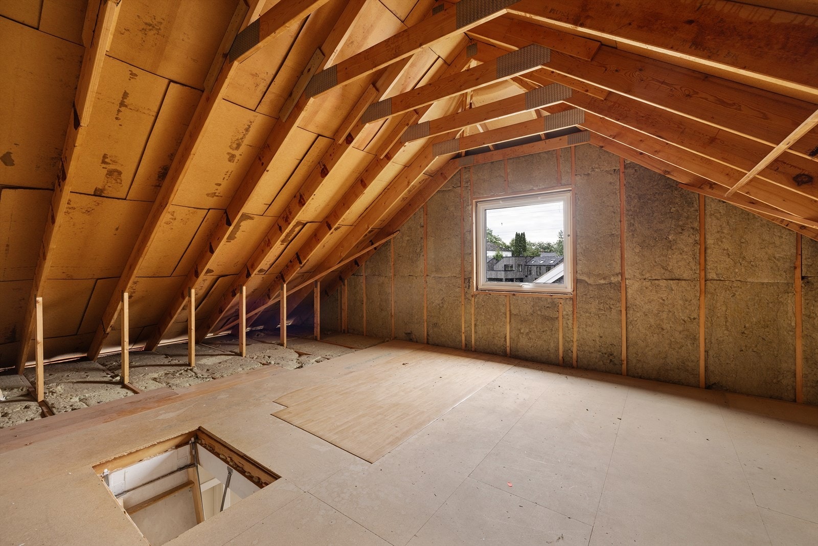 Kaldtloft med lagerrom/loft. Galleribilde