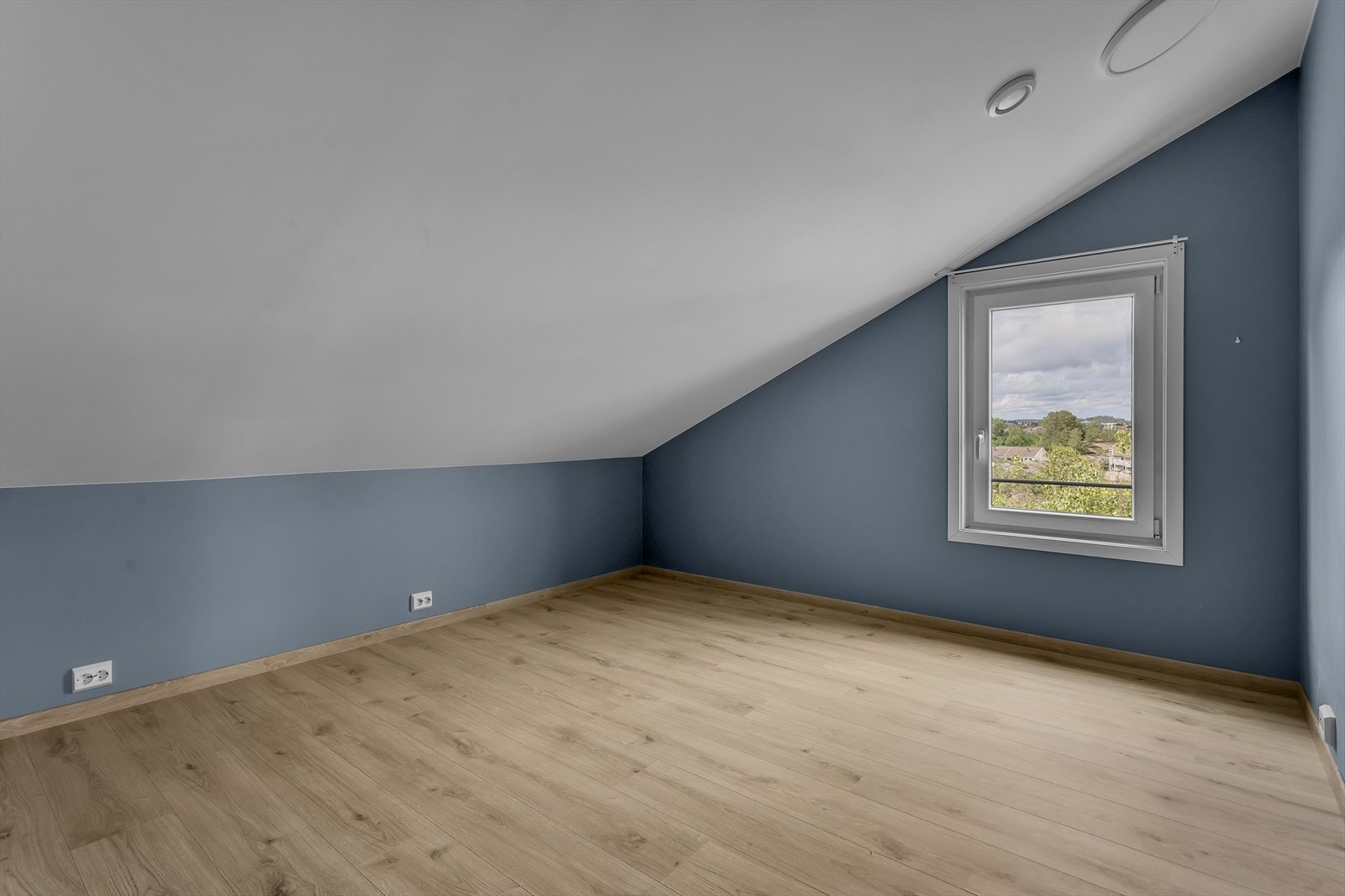 Praktisk bod med gode oppbevaringsmuligheter. Galleribilde