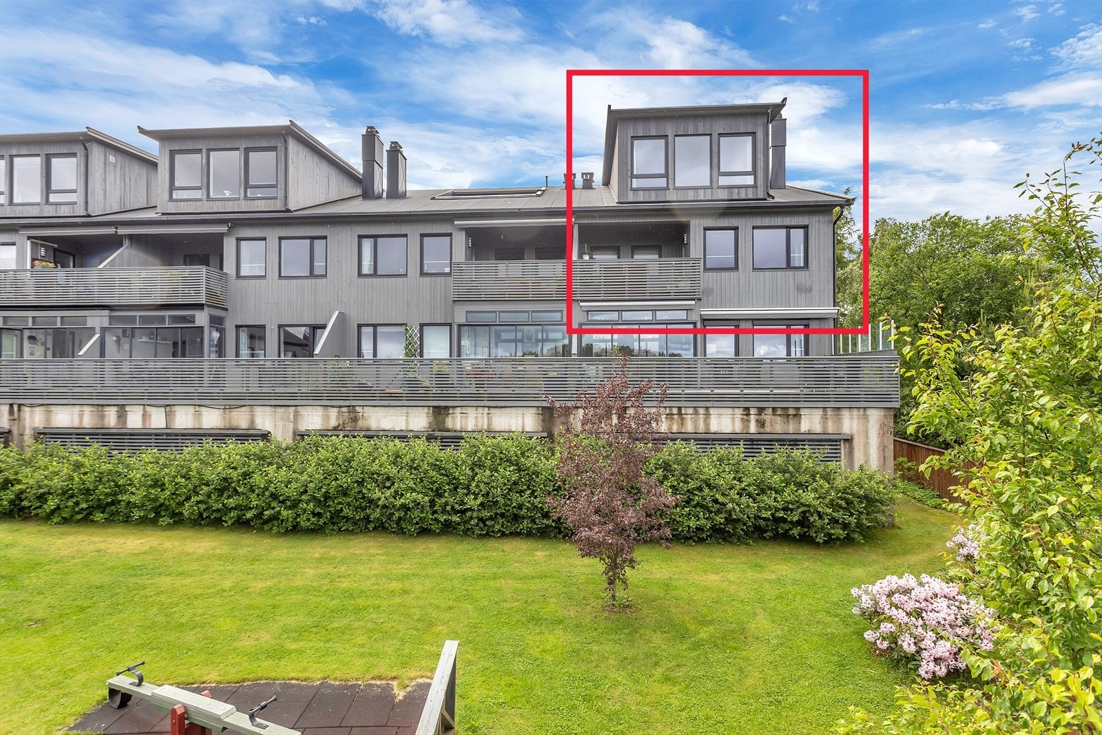 Ypperlig intern beliggenhet på enden av bygget. Galleribilde
