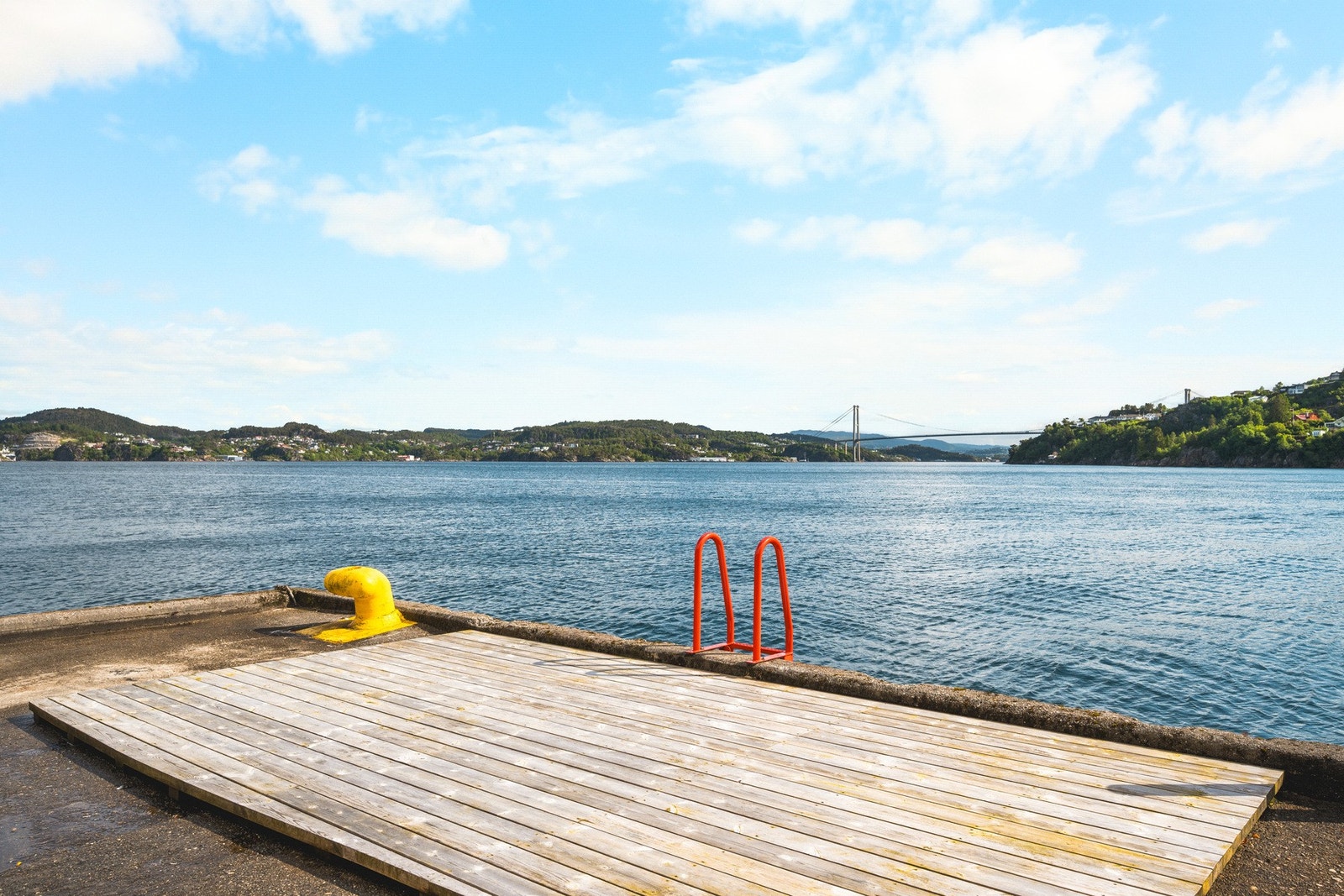 Sameiet har felles brygge hvor du kan nyte solen Galleribilde