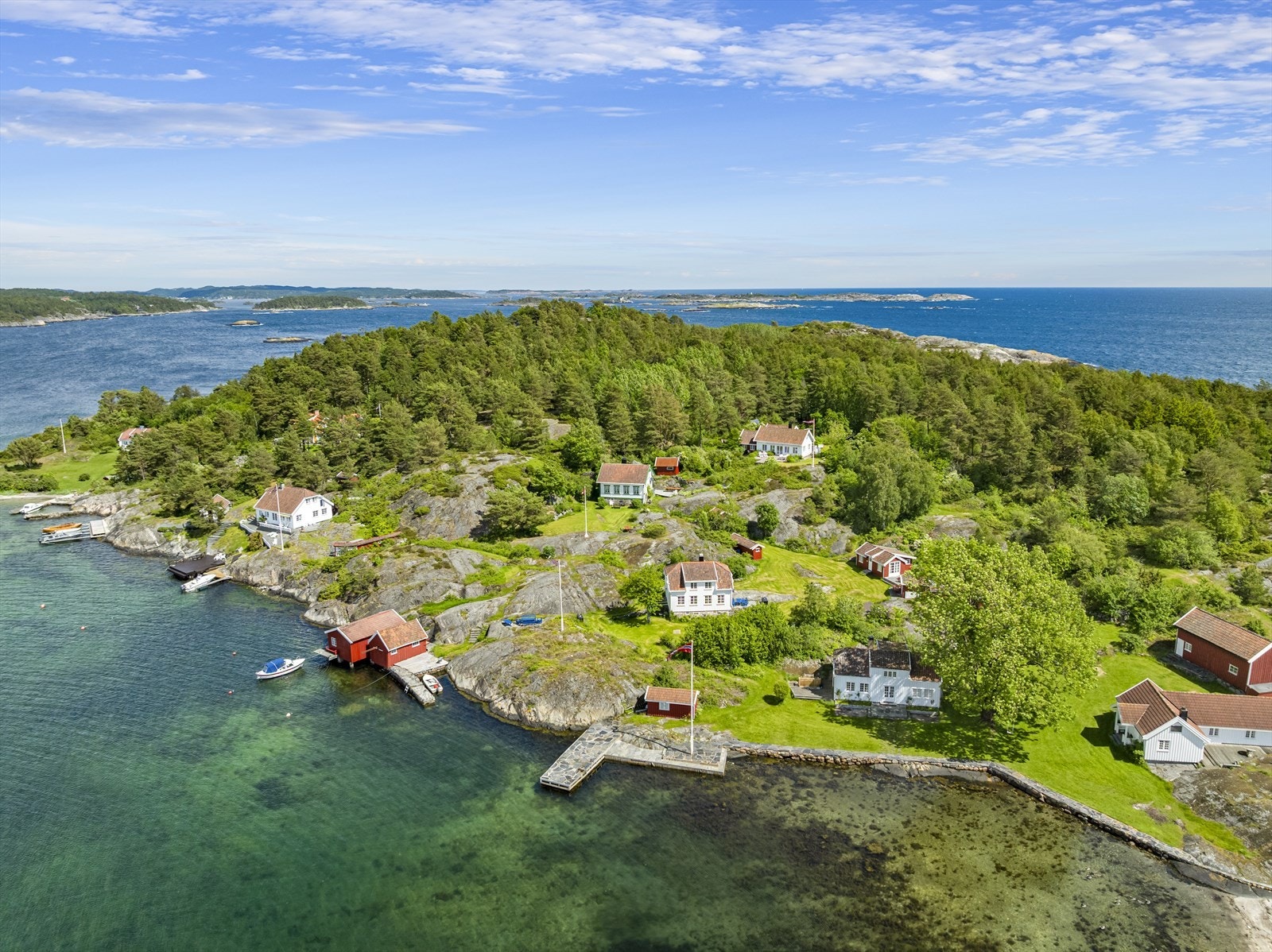 Vakker skjærgård i havgapet. Kun få minutter fra Grimstad havn. Galleribilde