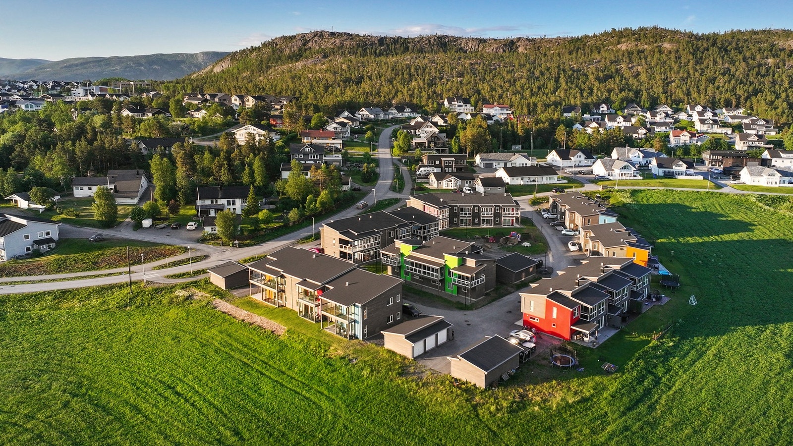Området oppleves som svært trygt og er godt tilrettelagt for beboere i alle livsfaser. Galleribilde