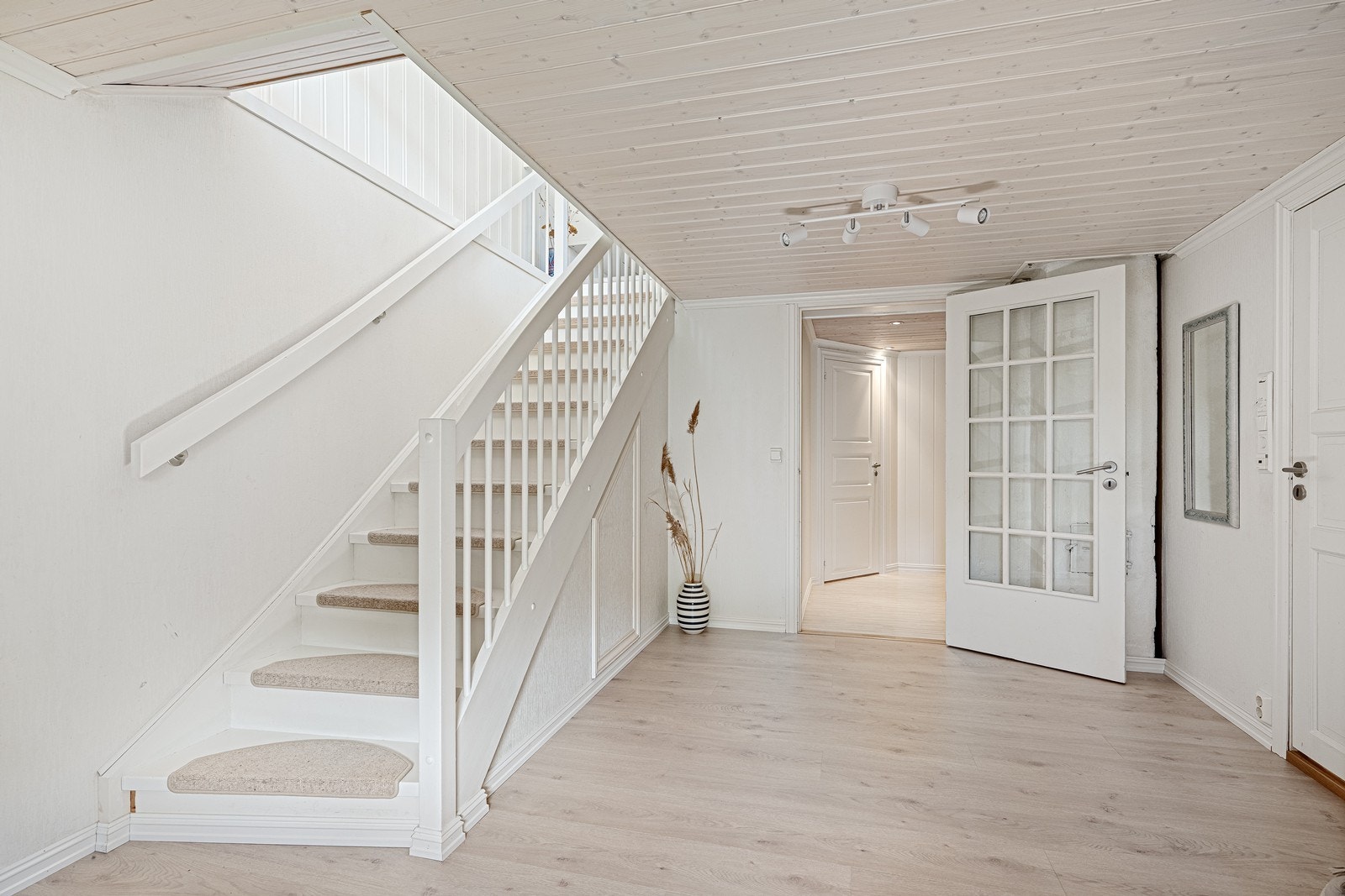 Trappehall Galleribilde