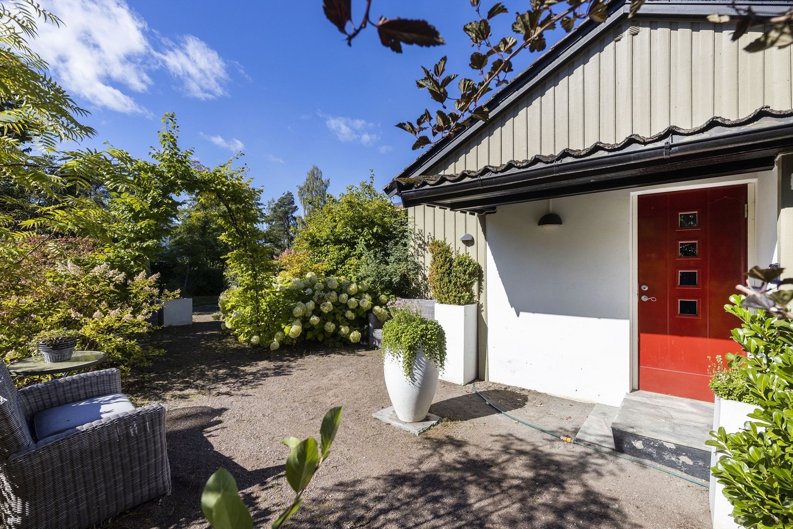 Pent og overbygd inngangsparti Galleribilde