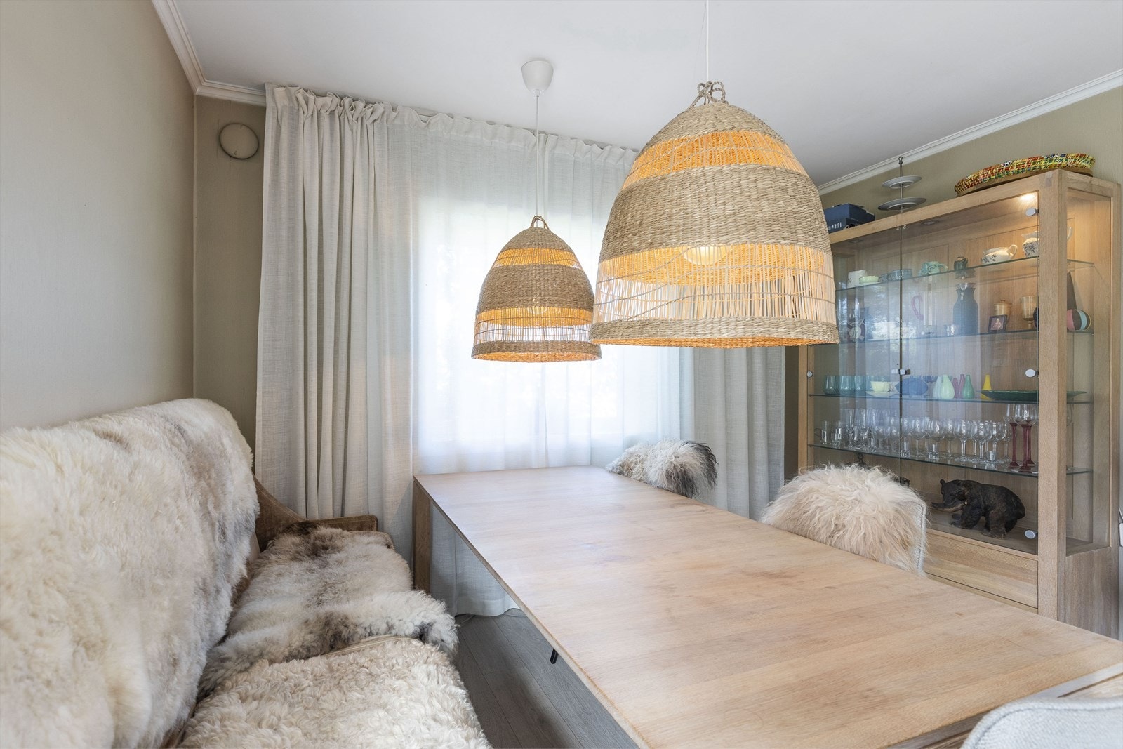 Plass til spisebord i stue Galleribilde