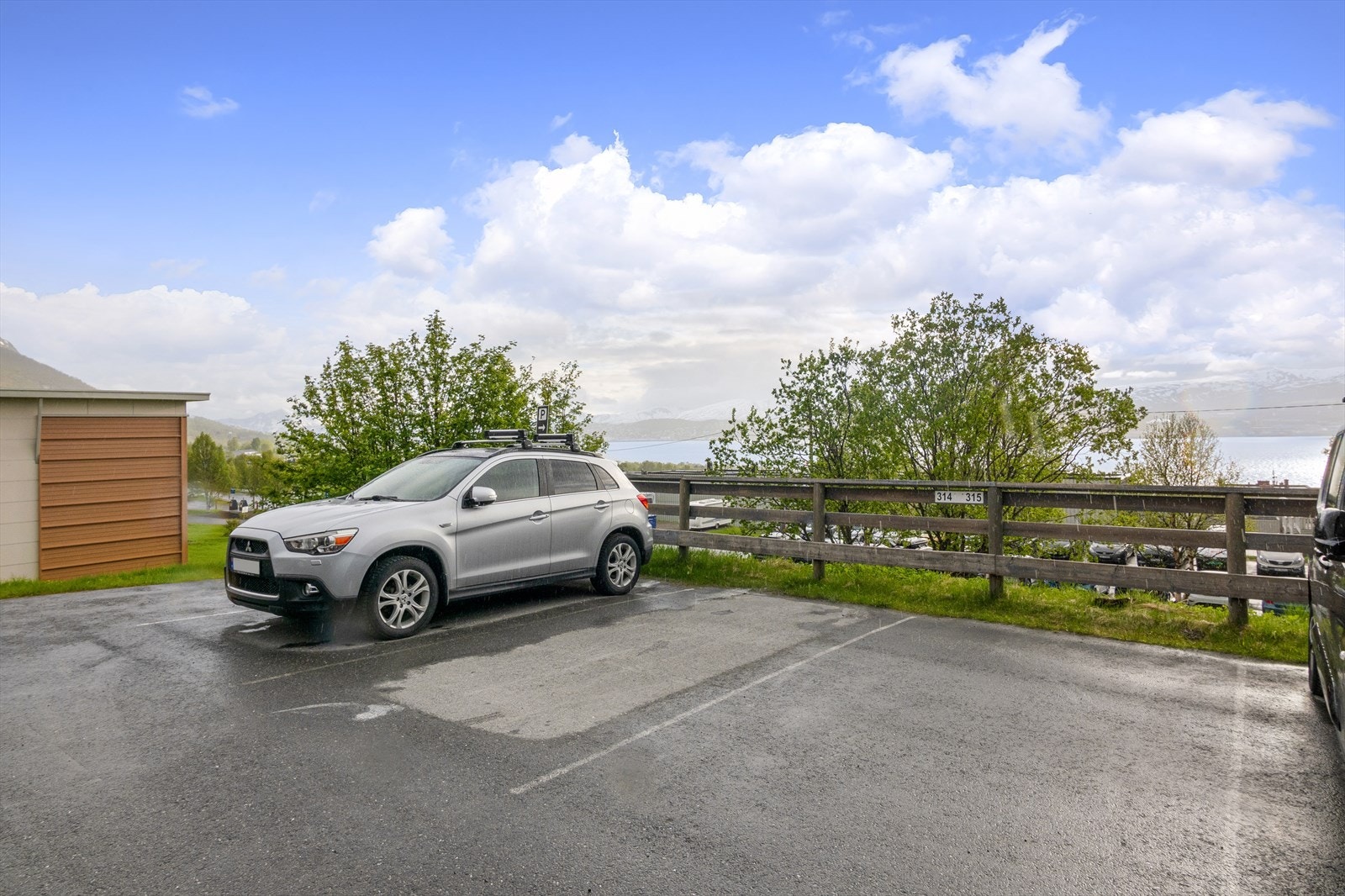 Det medfølger en fast parkeringsplass. Galleribilde