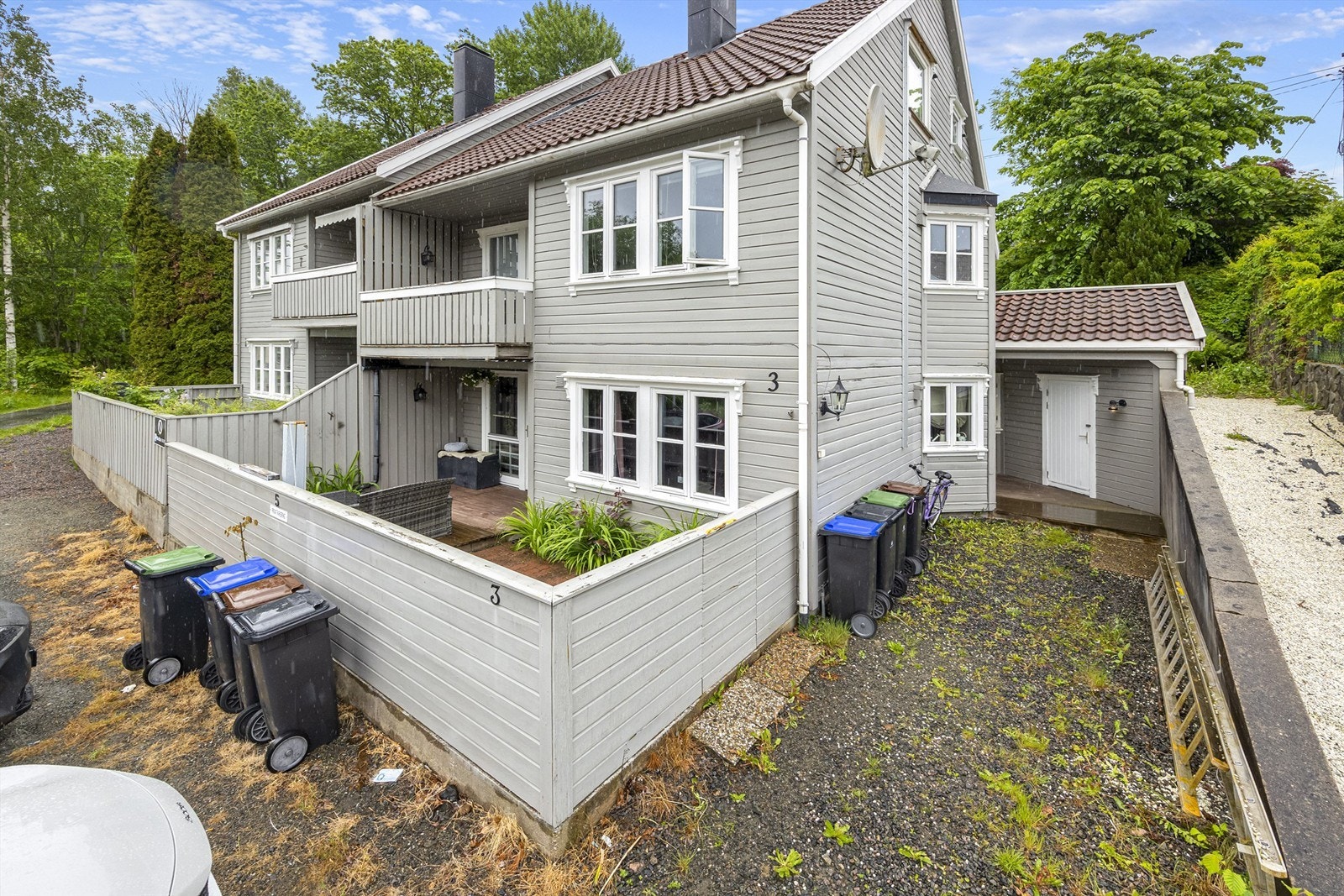Nordbø 3- en praktisk eierleilighet med arealeffektiv planløsning som bla. inkluderer to soverom og en romslig stue. Sentral beliggenhet! Galleribilde