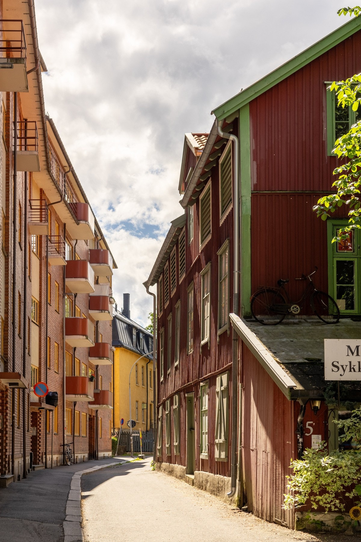 Fra leiligheten er det 100 meter til Bogstadveien med "alt" du trenger i hverdagen. Galleribilde