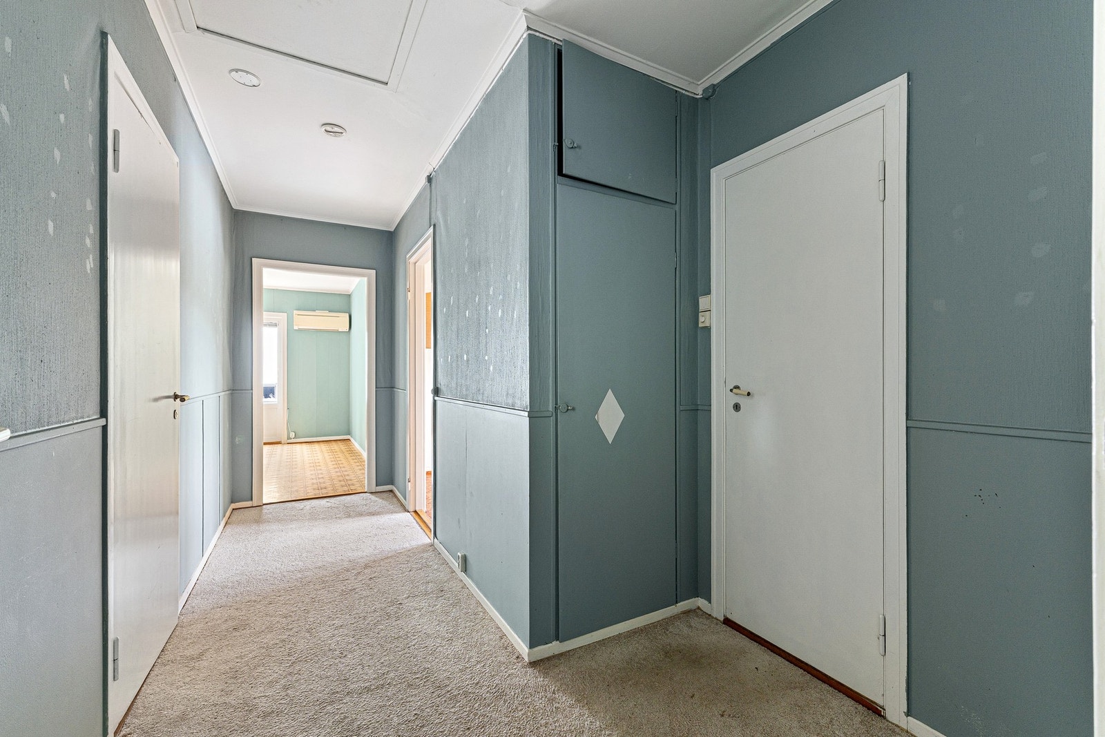 Inngangsparti. Galleribilde