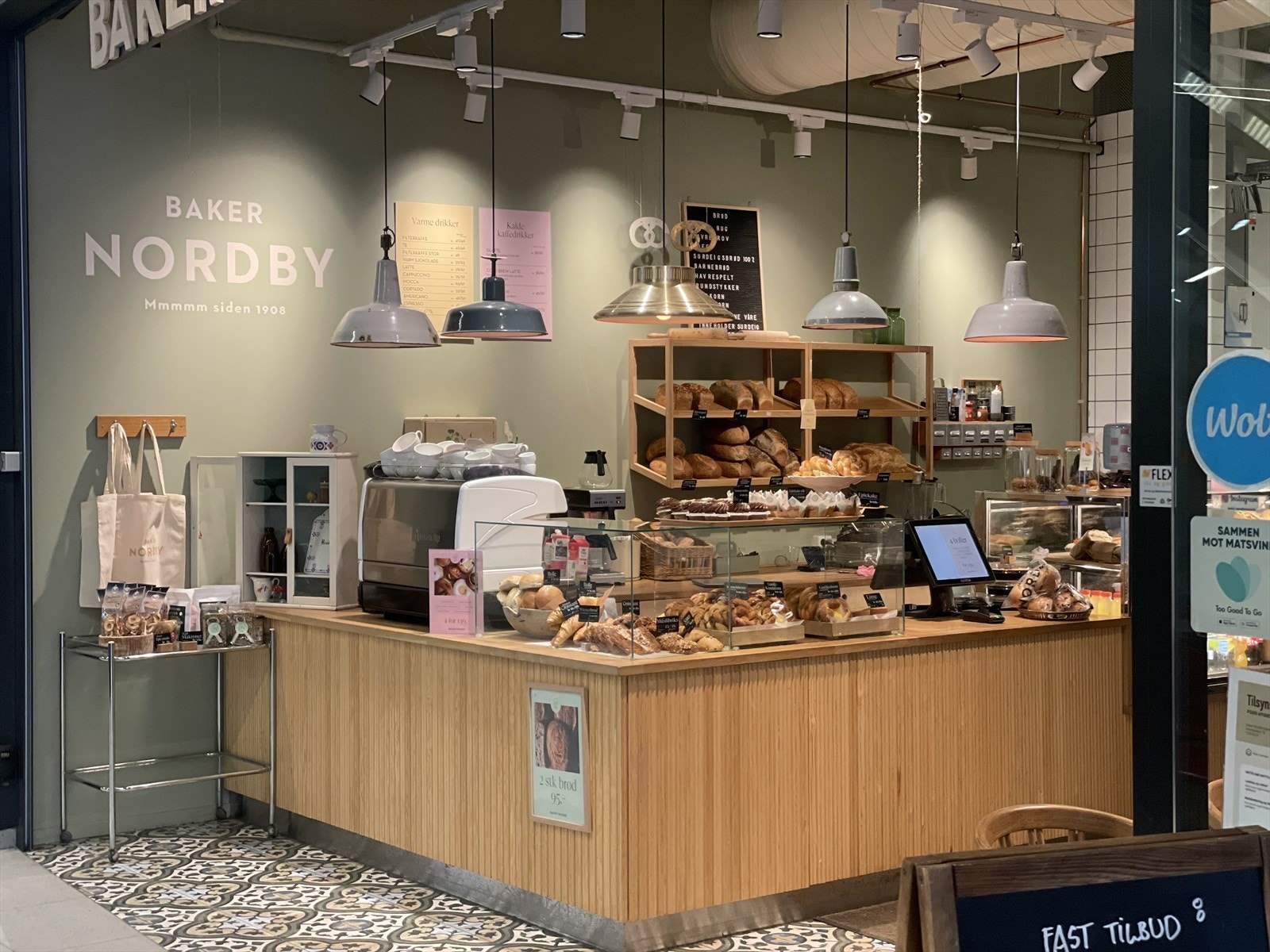 Cafeer og spiseforretninger ved Nye Holmlia senter Galleribilde