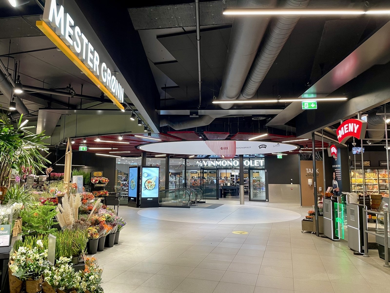 Vinmonopol og Meny ved Holmlia Senter Galleribilde