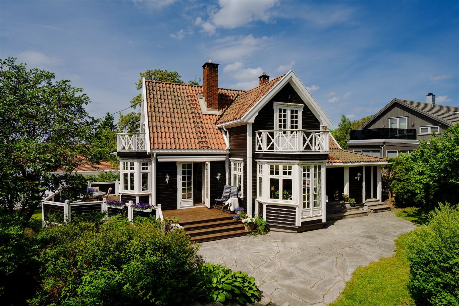 Velkommen til denne sjarmerende villaen i Fagerliveien 27 - Presentert av Lene Bjerkeli v/ DNB Eiendom! Galleribilde