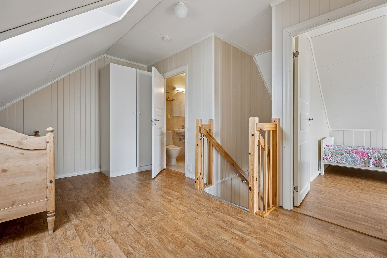 Her er det tilgang til to soverom og et separat toalettrom. Galleribilde