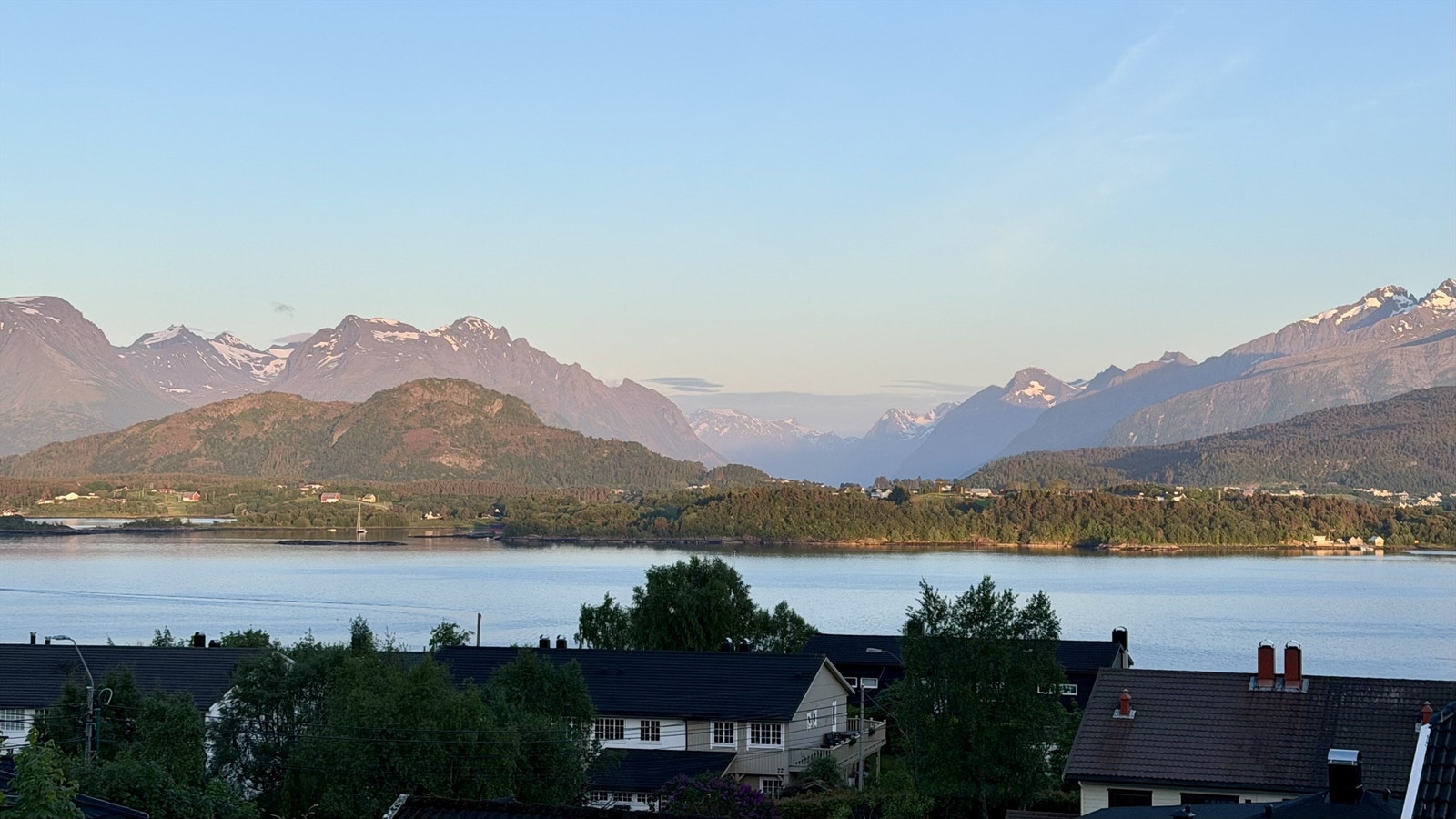 Kveldsfoto tatt av selger Galleribilde
