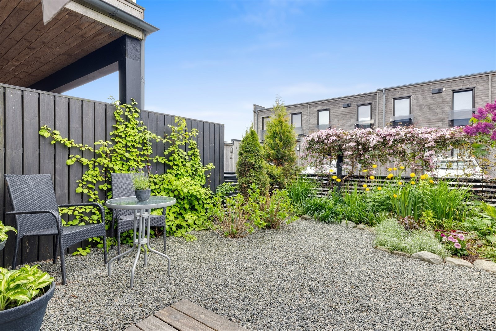 Flere hyggelige soner for utemøblement. Galleribilde