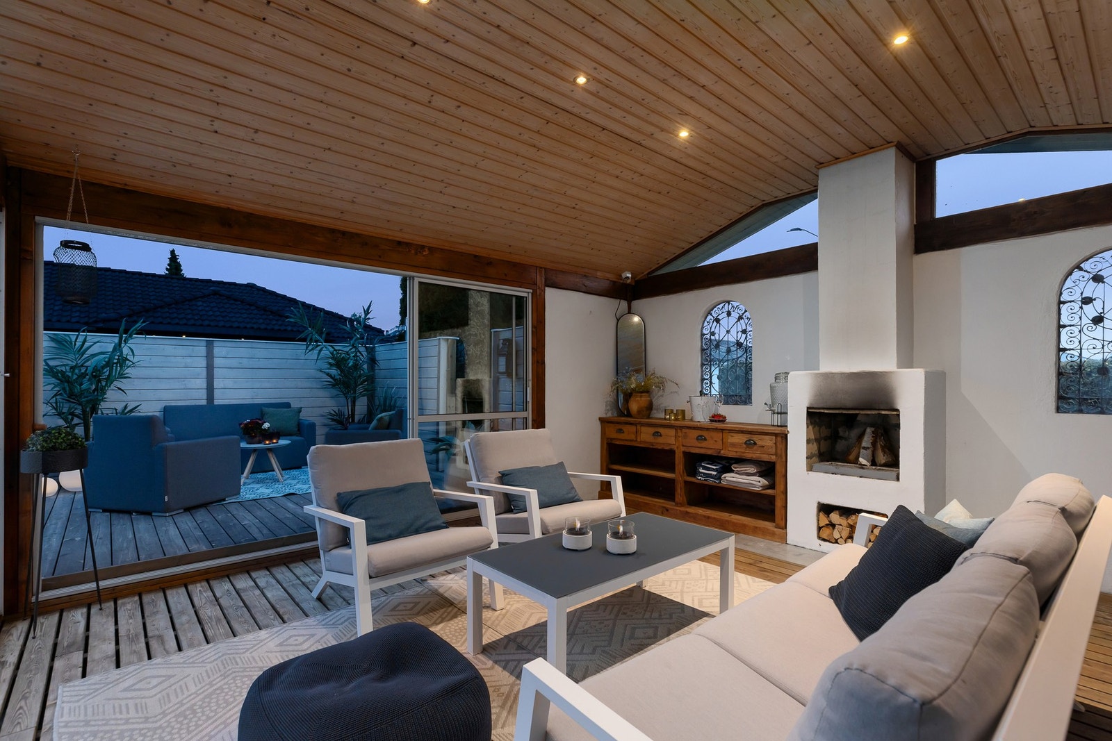 Sommerstue med gruepeis Galleribilde
