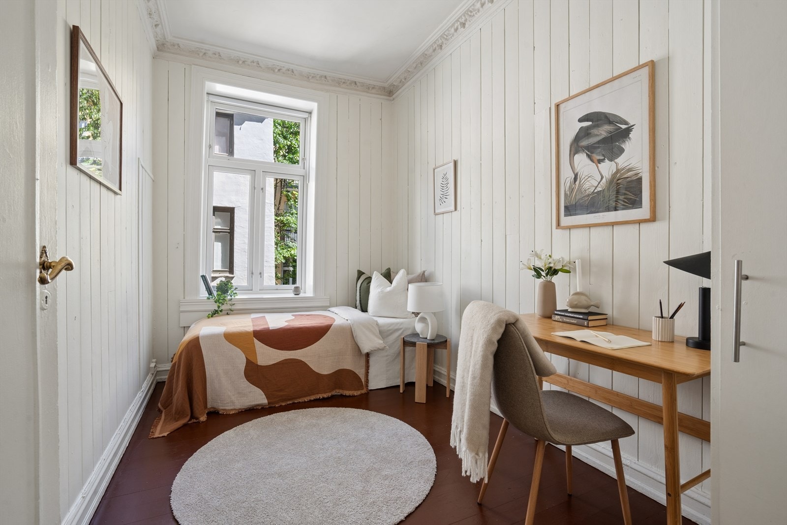Soverom 2 med god plass til dobbeltseng Galleribilde