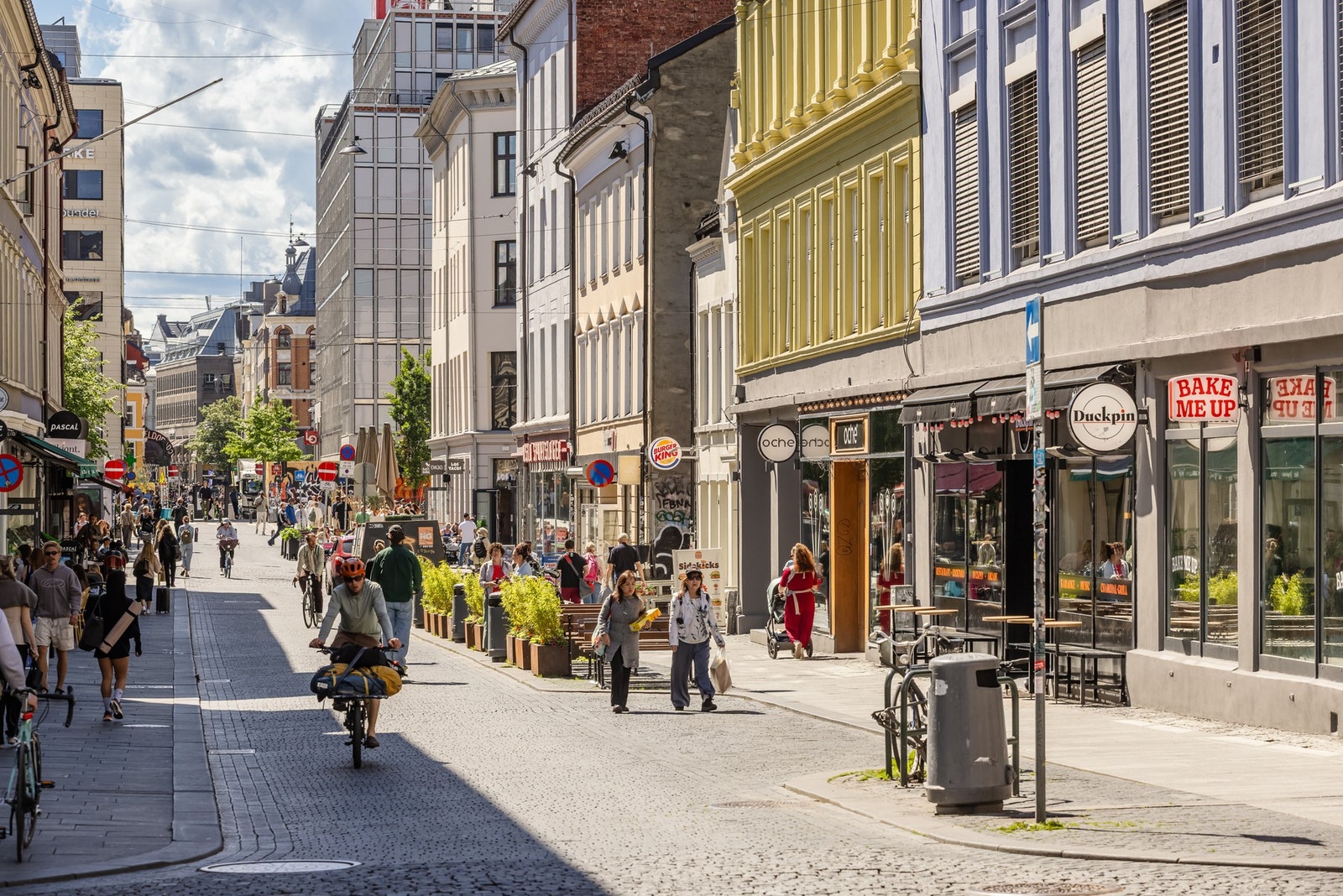 Her har du Torggata som nabogate, som byr på et stort utvalg av restauranter, kafeer og andre servicetilbud. Galleribilde