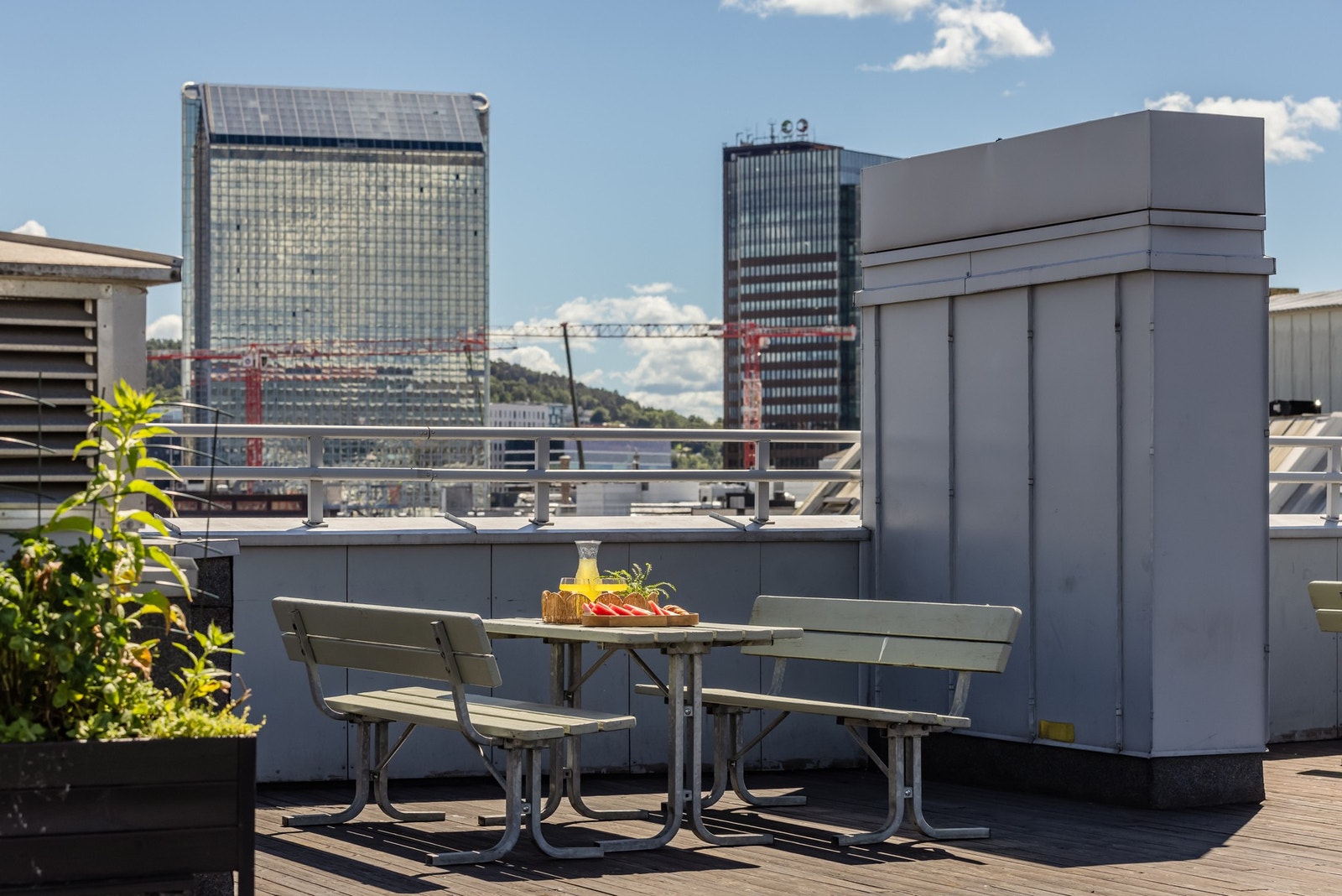 Herunder tre herlige takterrasser samt ett selskapslokale. Galleribilde