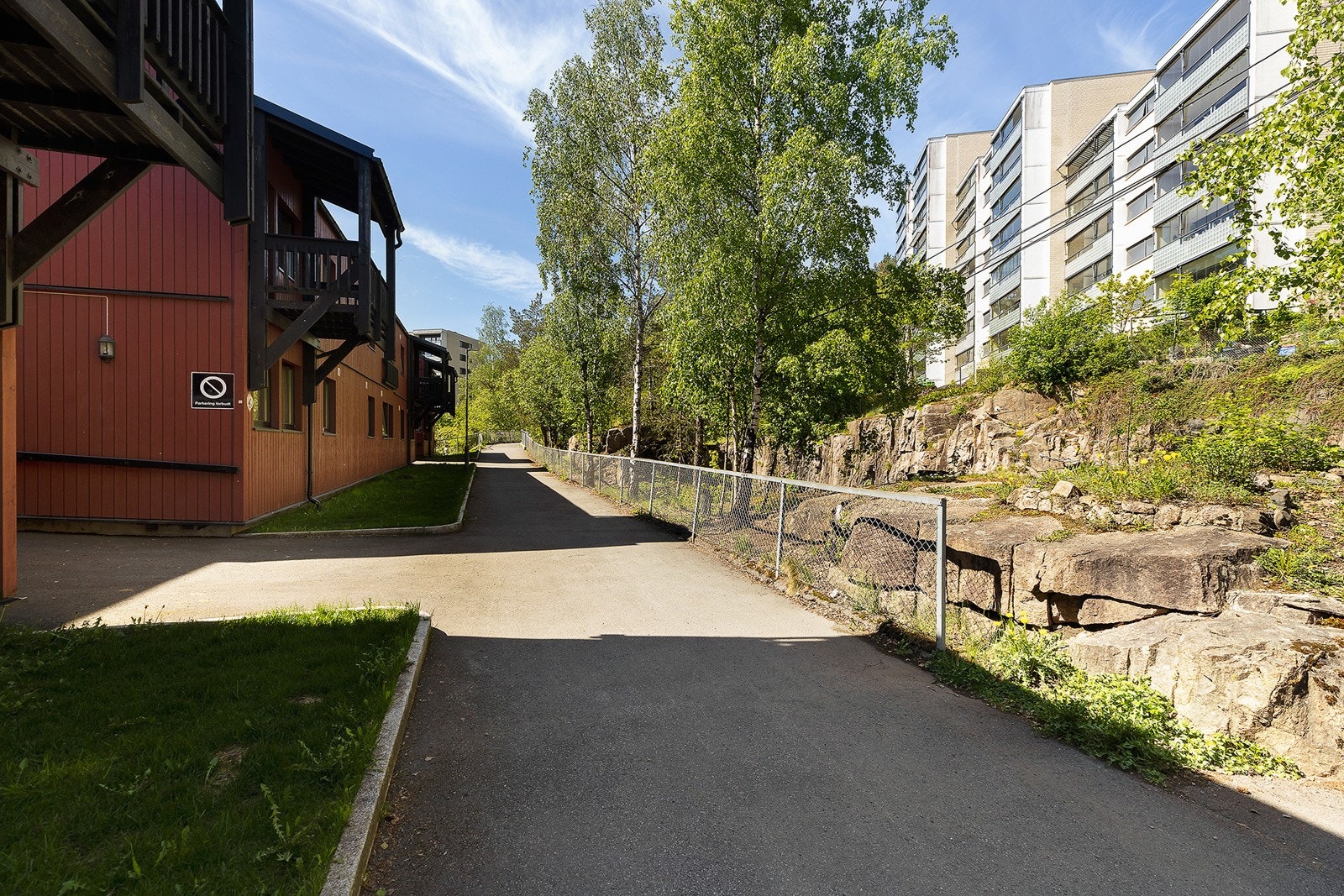 Nærhet til et bredt kollektivtilbud bestående av både buss og T-bane. Galleribilde