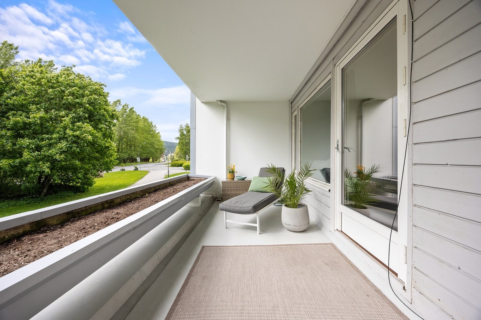 Terrassen har en solid konstruksjon i betong og metall Galleribilde