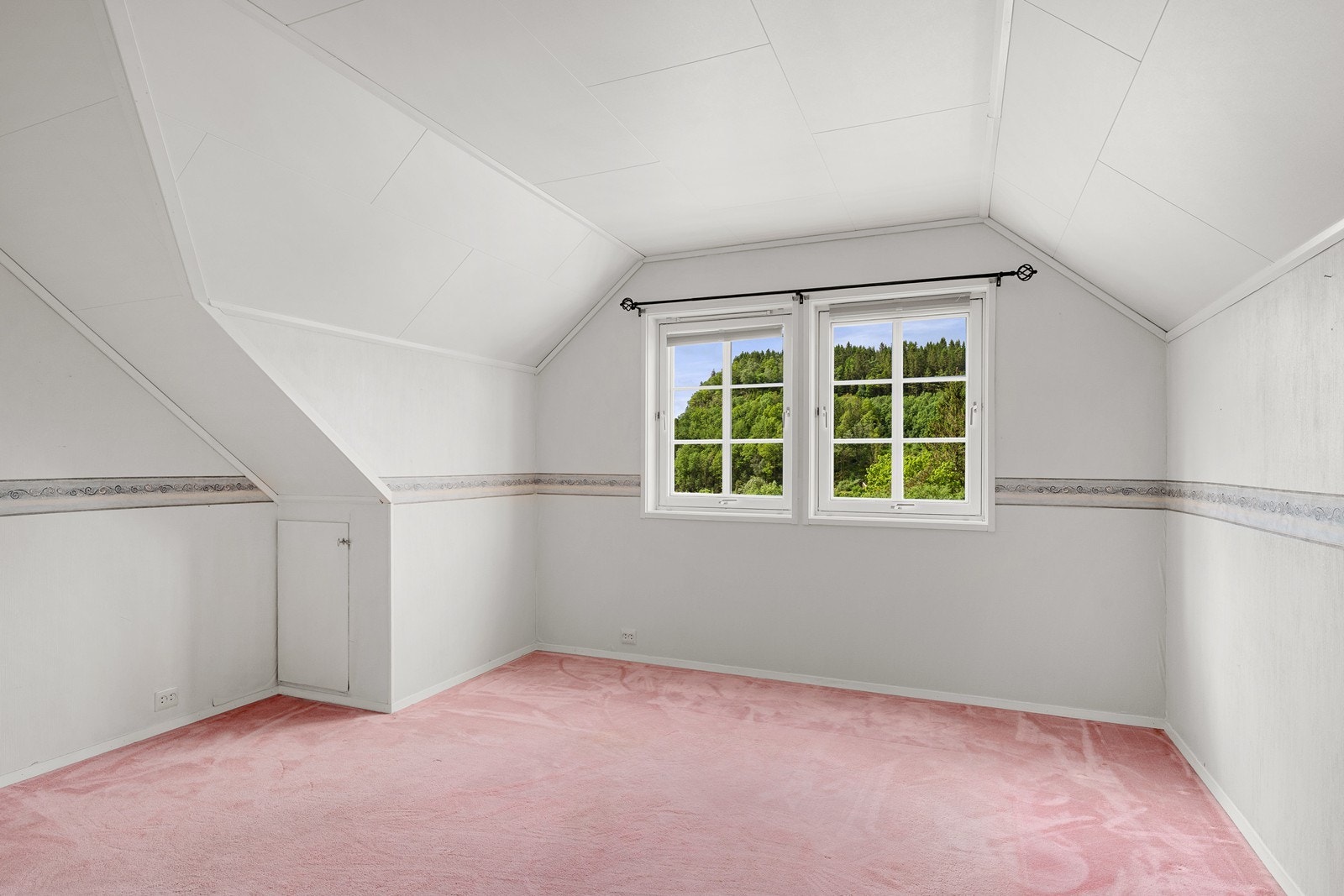 Loftstue. Galleribilde