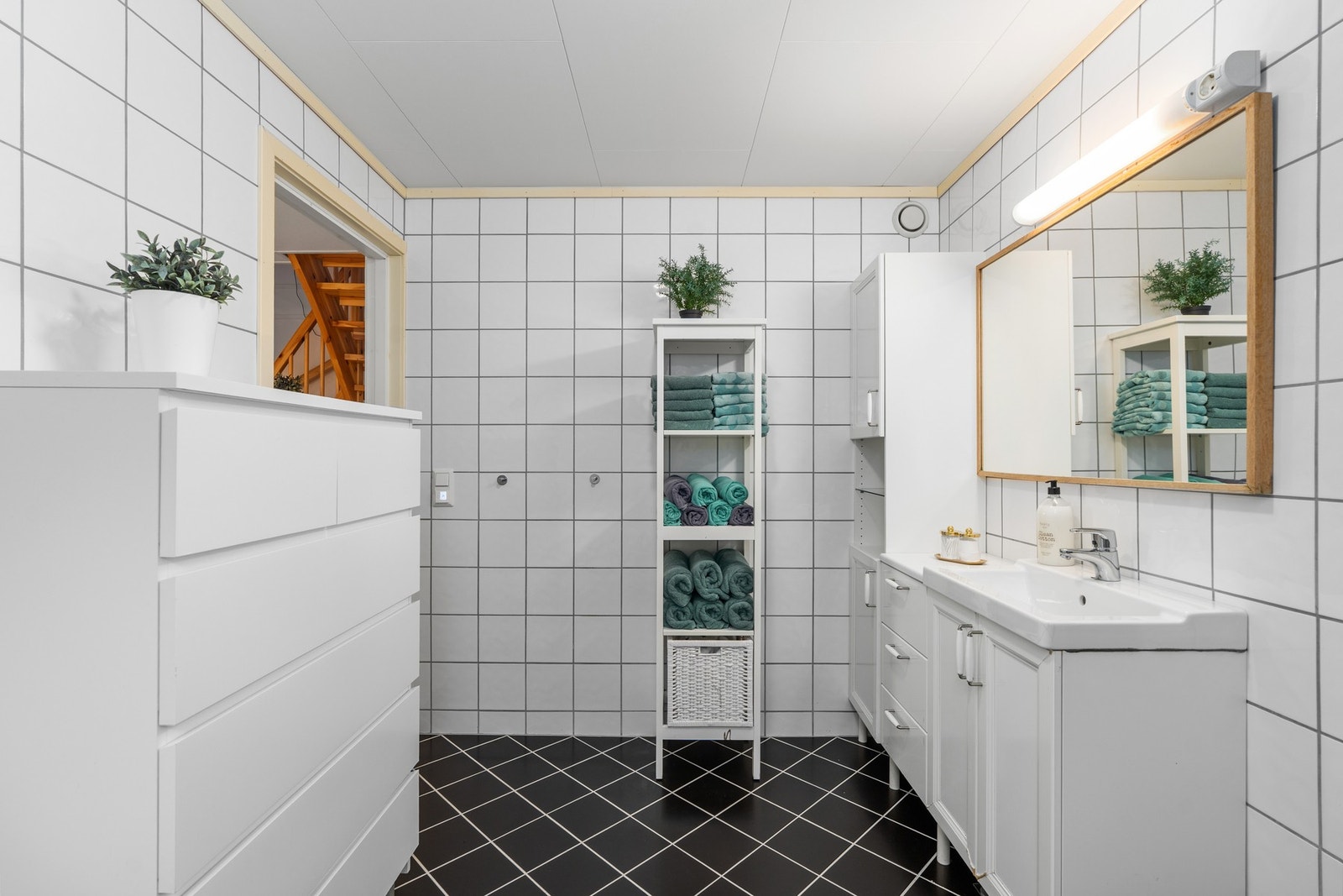 Bad. Lyst og romslig. Galleribilde