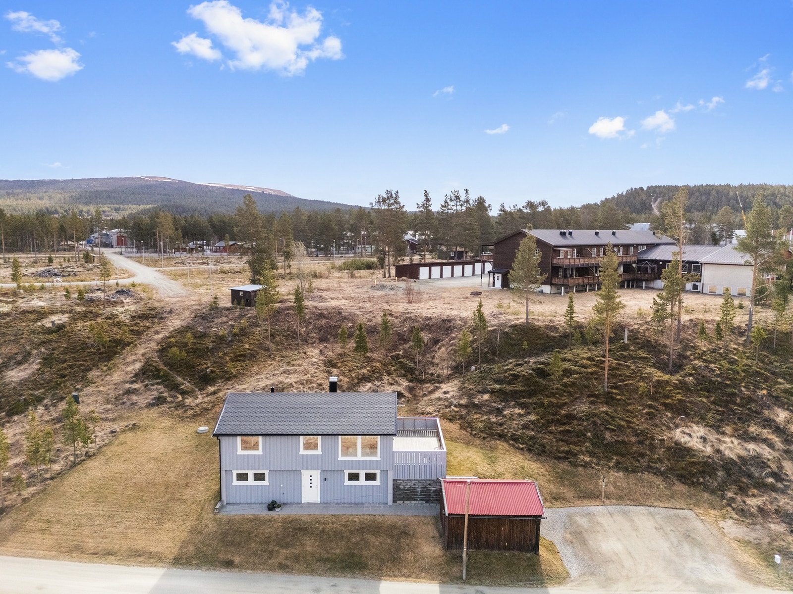 Eiendommen har en tomt på 1421m². Galleribilde