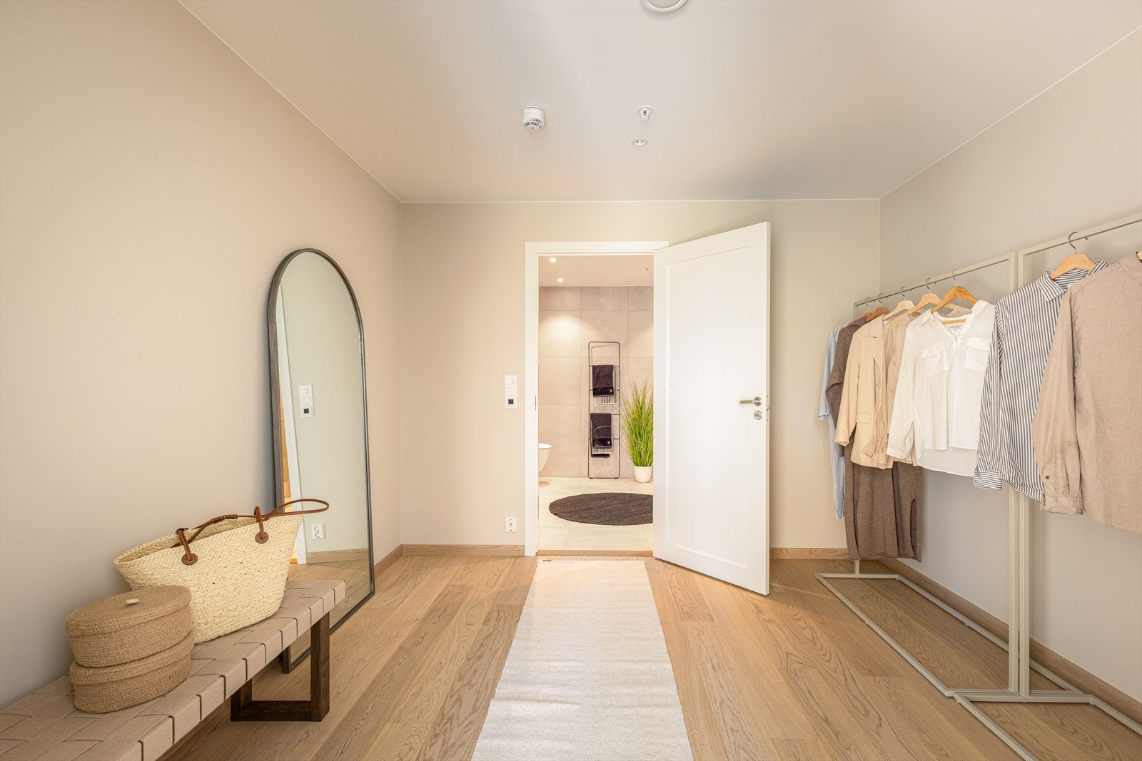 Garderobe/omkledningsrom. Galleribilde