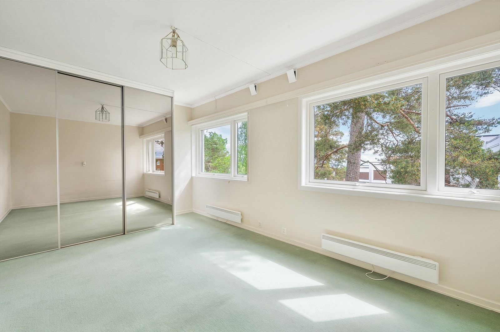Muligheter for å gjøre om dette fra et til to soverom. Galleribilde