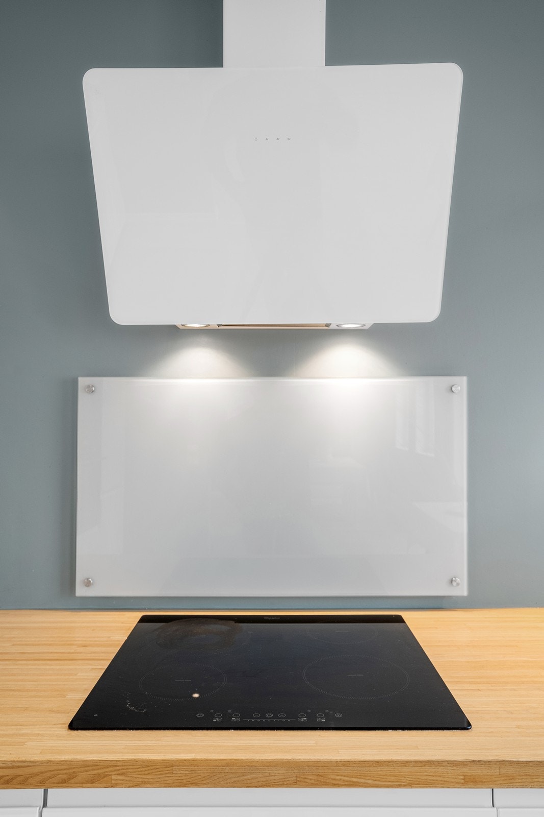 Elegant ventilator og moderne koketopp Galleribilde