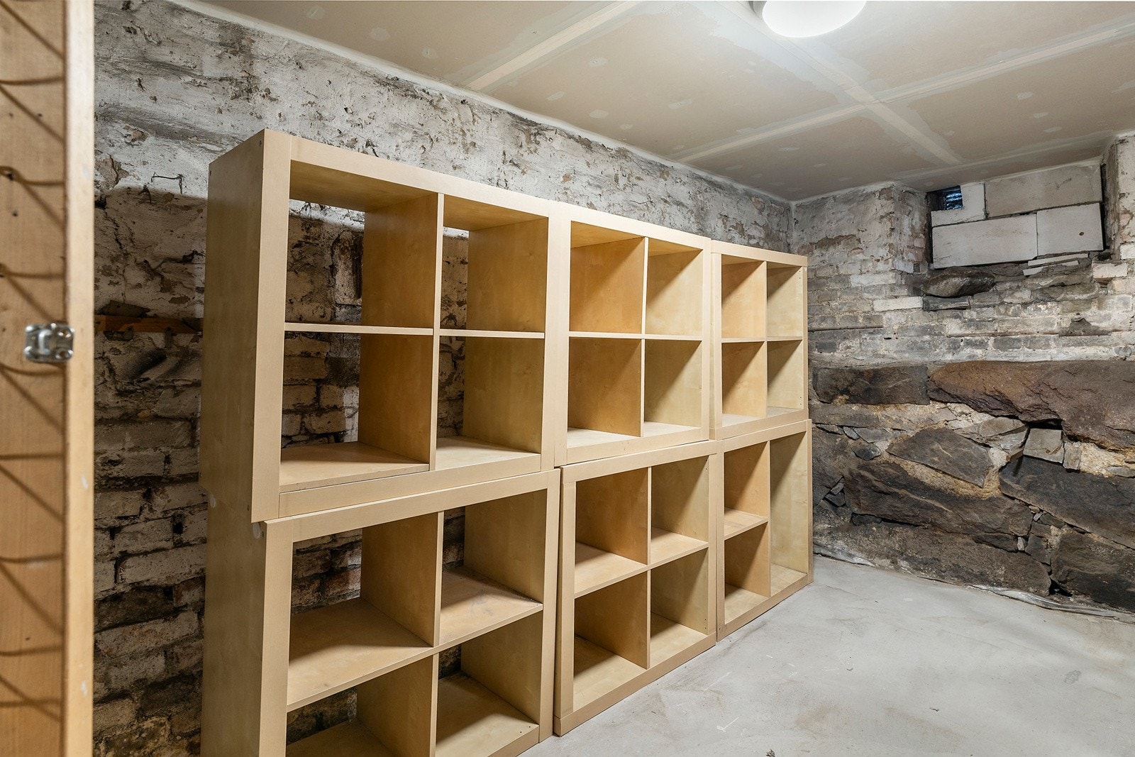 Romslig kjellerbod ca 7 m2 Galleribilde