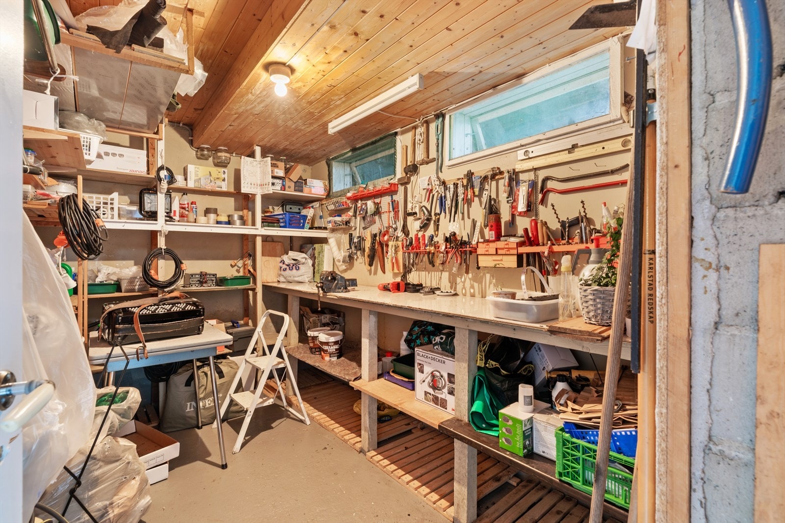 I underetasjen finnes også et verksted og god lagring. Galleribilde