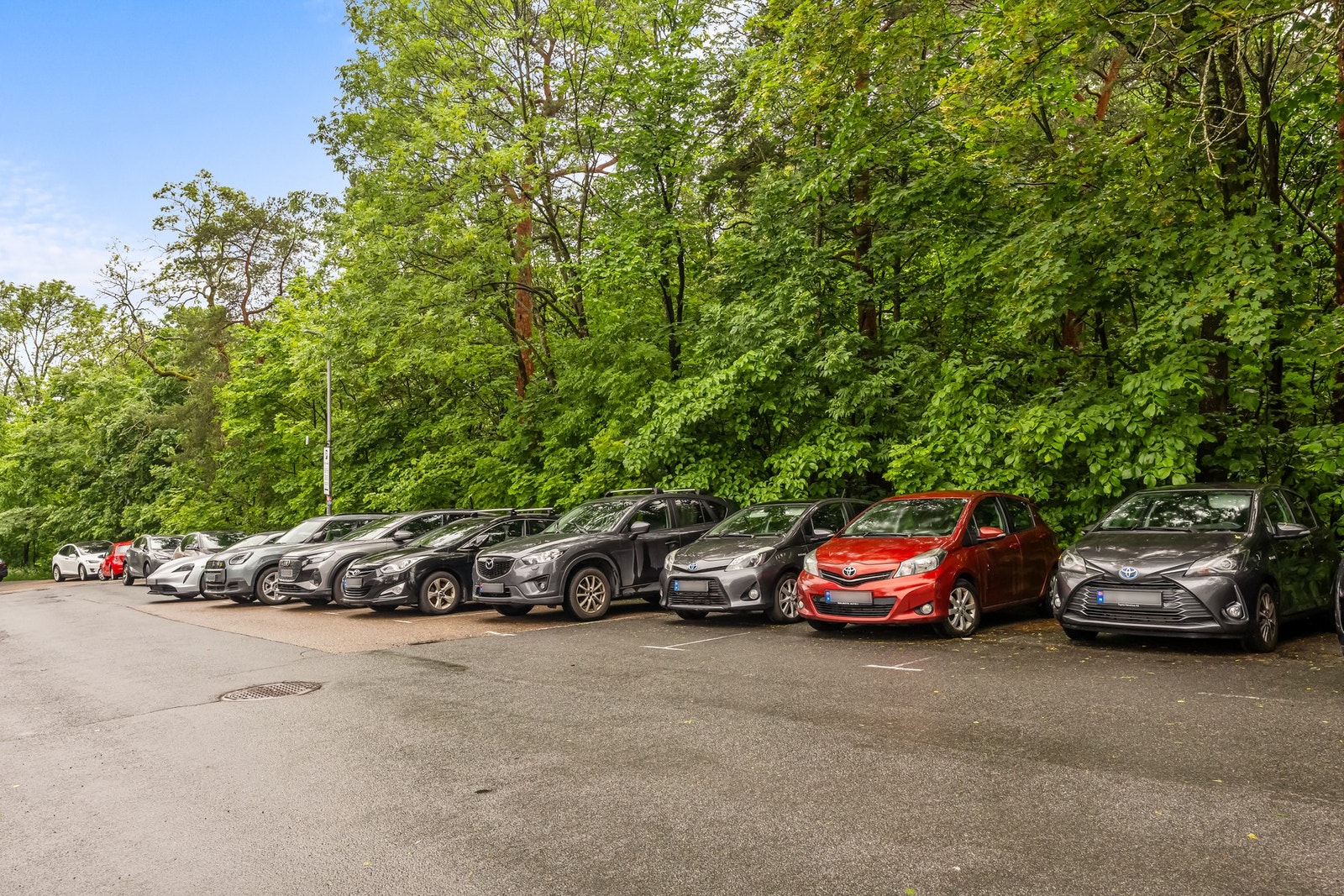 Det medfølger ikke fast parkeringsplass til boligen. Det er imidlertid flere parkeringsmuligheter i nærområdet Galleribilde