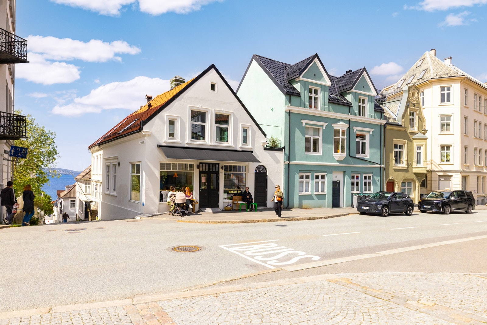 Populære Bakeri 29 er rett borti gaten. Galleribilde