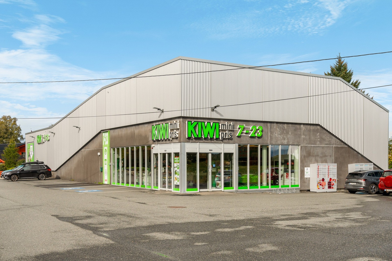 Kiwi og Rema 1000 Ågotnes ligger kun ca. 5 minutter unna med bil. Galleribilde