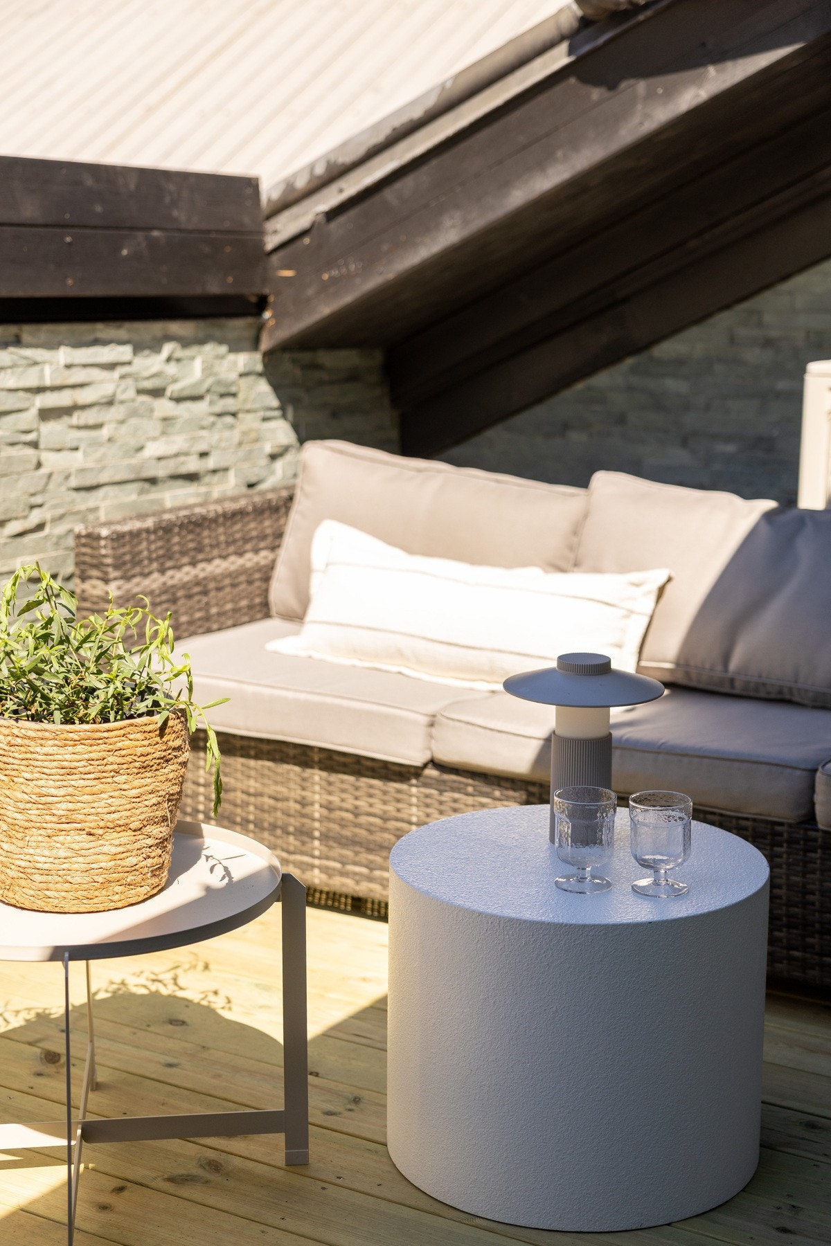 Fra kjøkkenet er det utgang til en privat nordvestvendt takterrasse på ca. 10 kvm. Galleribilde