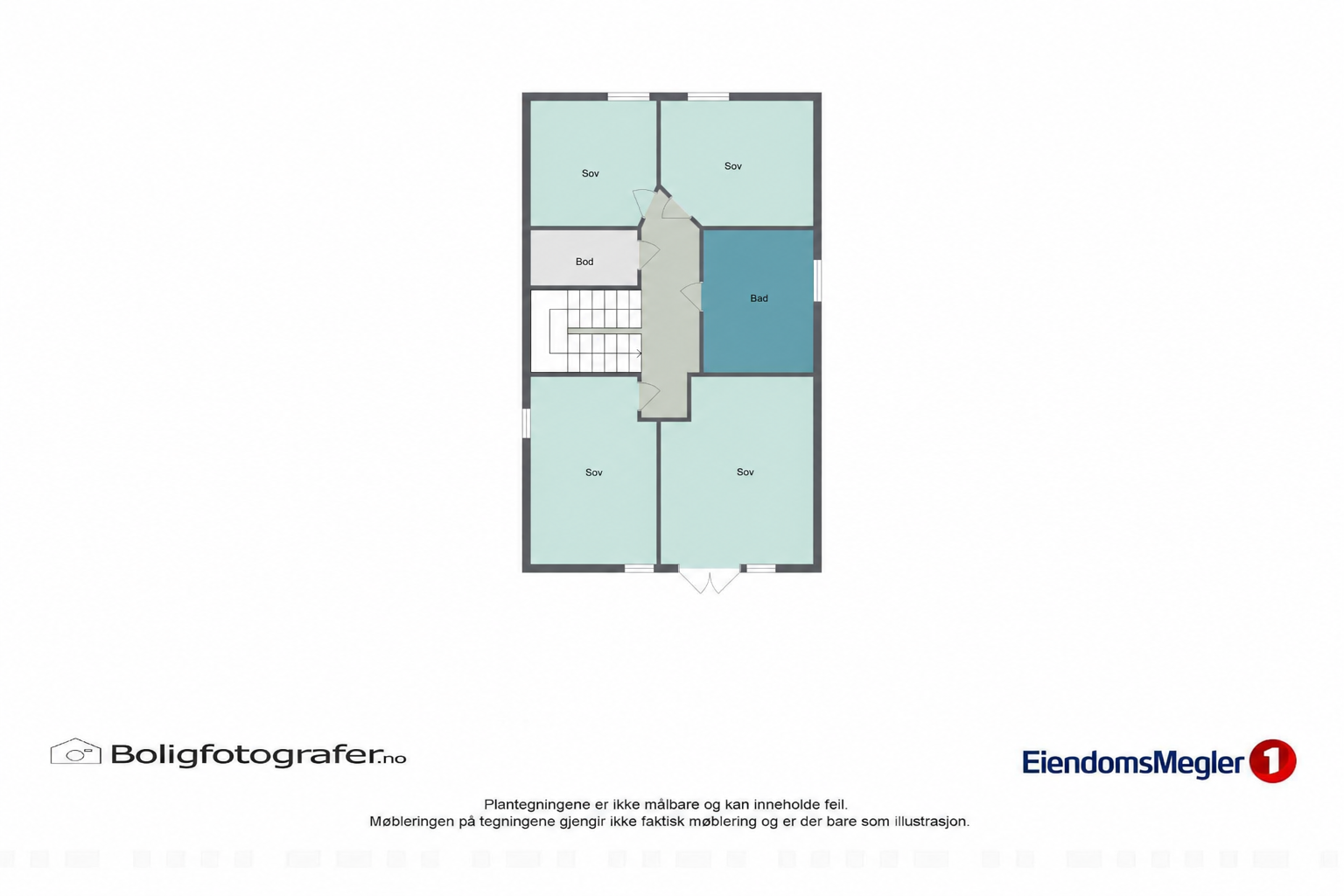 Loftsetasjen rommer fire soverom, bad og en bod, som gir en funksjonell og adskilt soveavdeling. Galleribilde