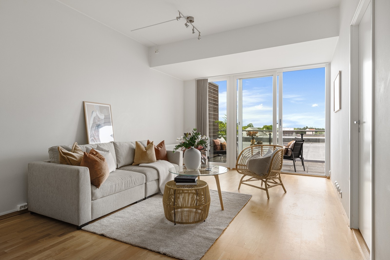 God plass til både sofa- og spisegruppe. Galleribilde