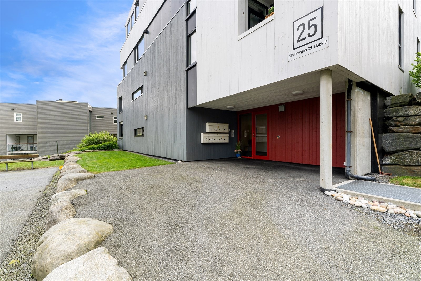 Overbygget inngangsparti. Galleribilde