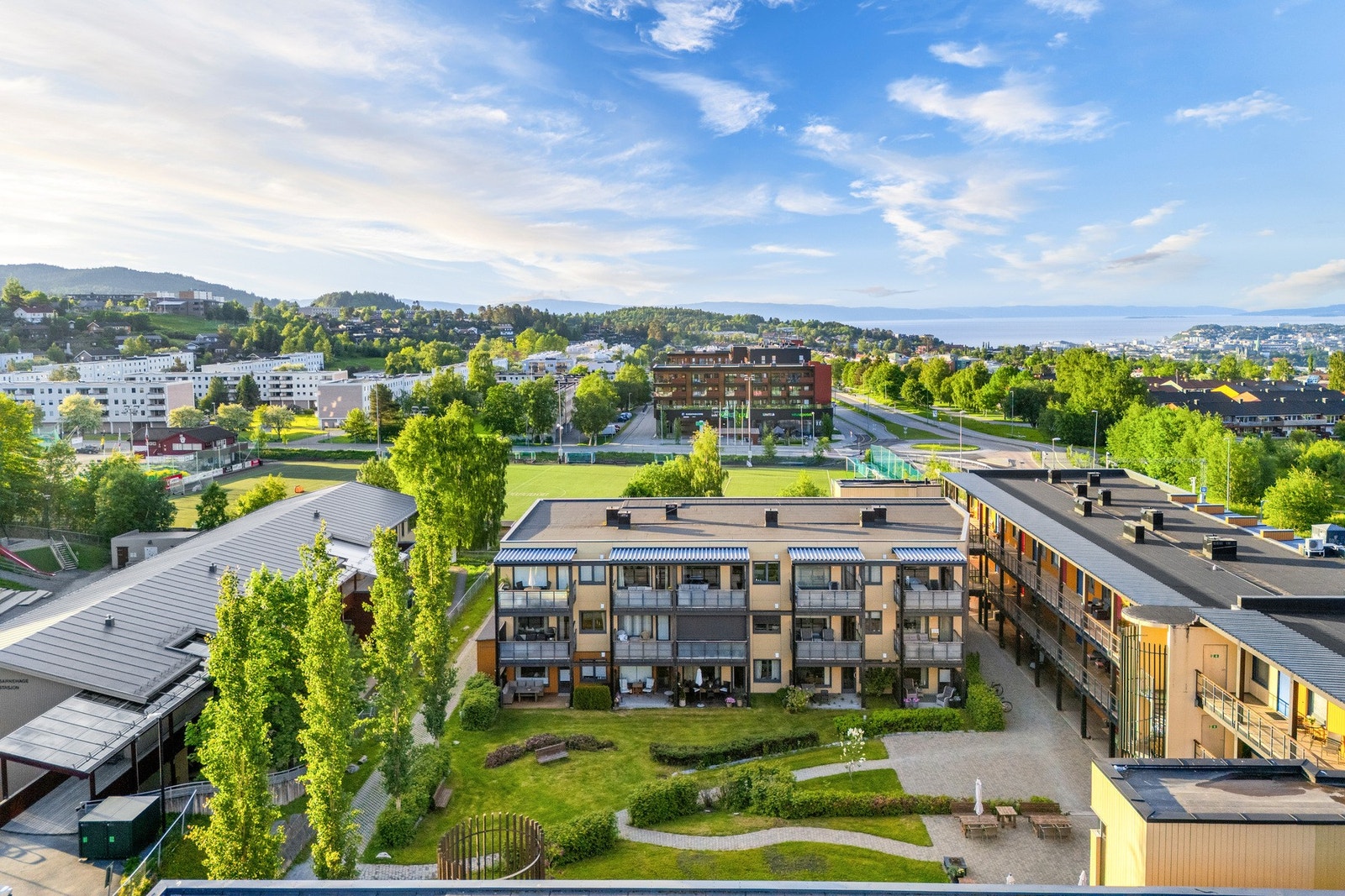 Velkommen til Gjørtlervegen 1C, en attraktiv 2-roms selveierleilighet i 3. etg. m/ heis. Galleribilde