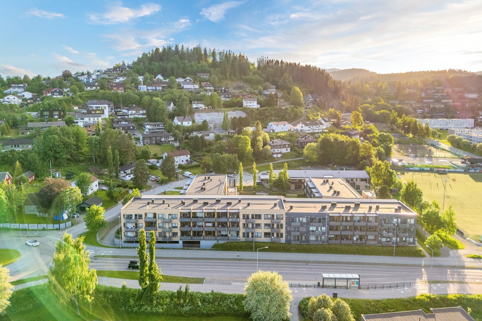 Godt kollektivtilbud med linje 3 og 23 like ved. Galleribilde
