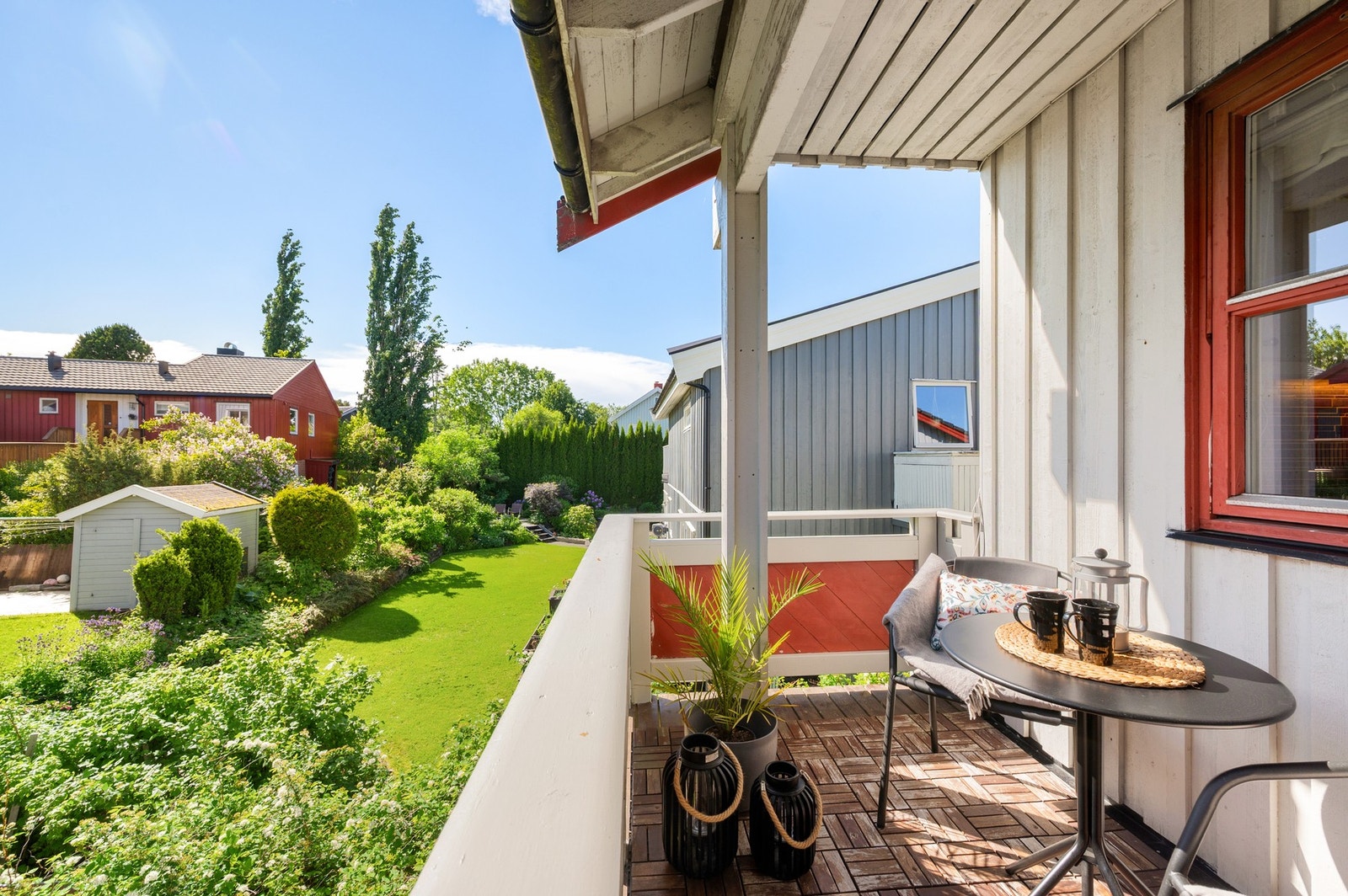 Lys og innbydende 2-roms selveier med balkong og parkering. Galleribilde