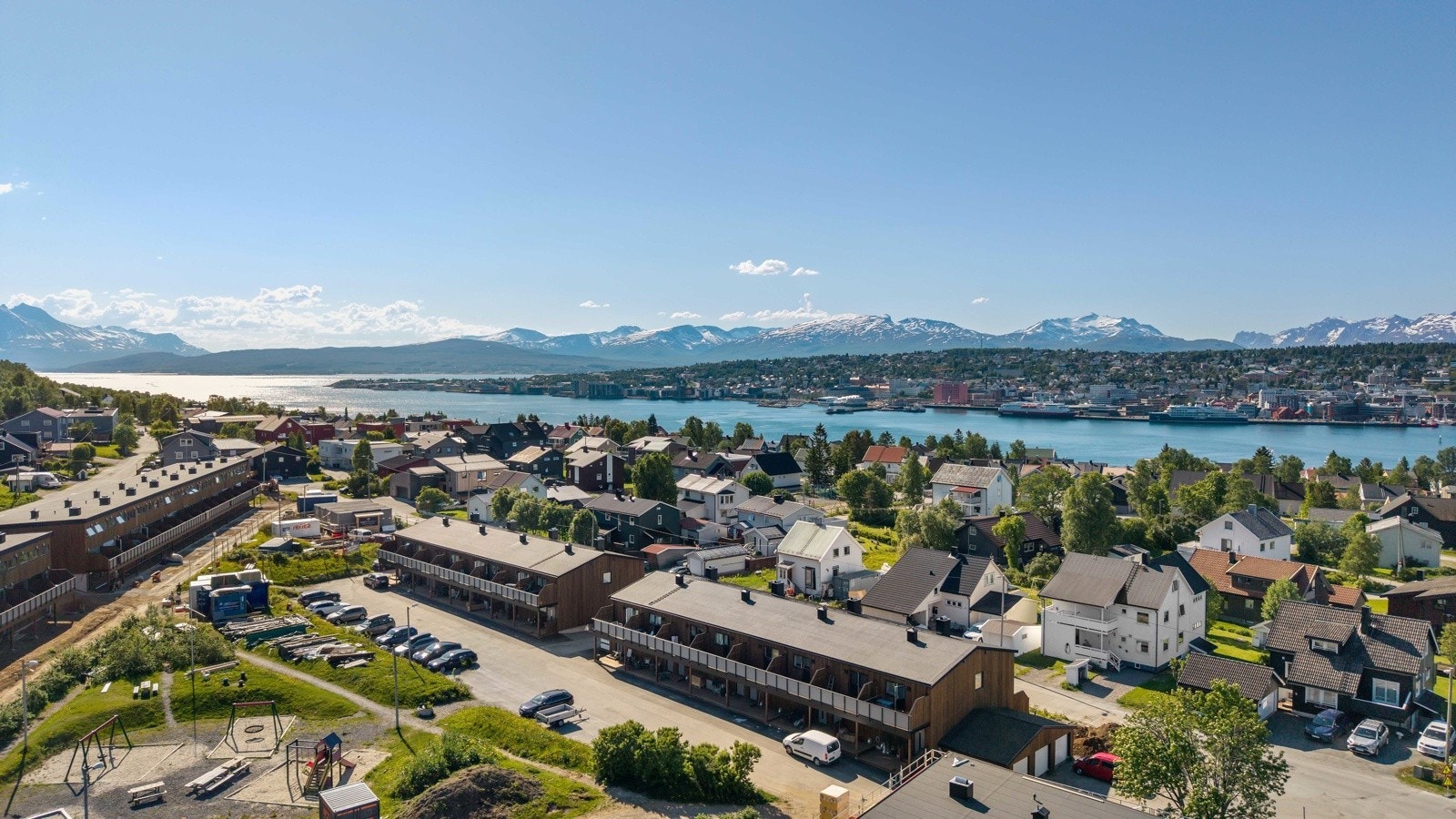 Storhaug + Partnere med megler Stian Mathiassen presenterer Fugløyvegen 14! Galleribilde