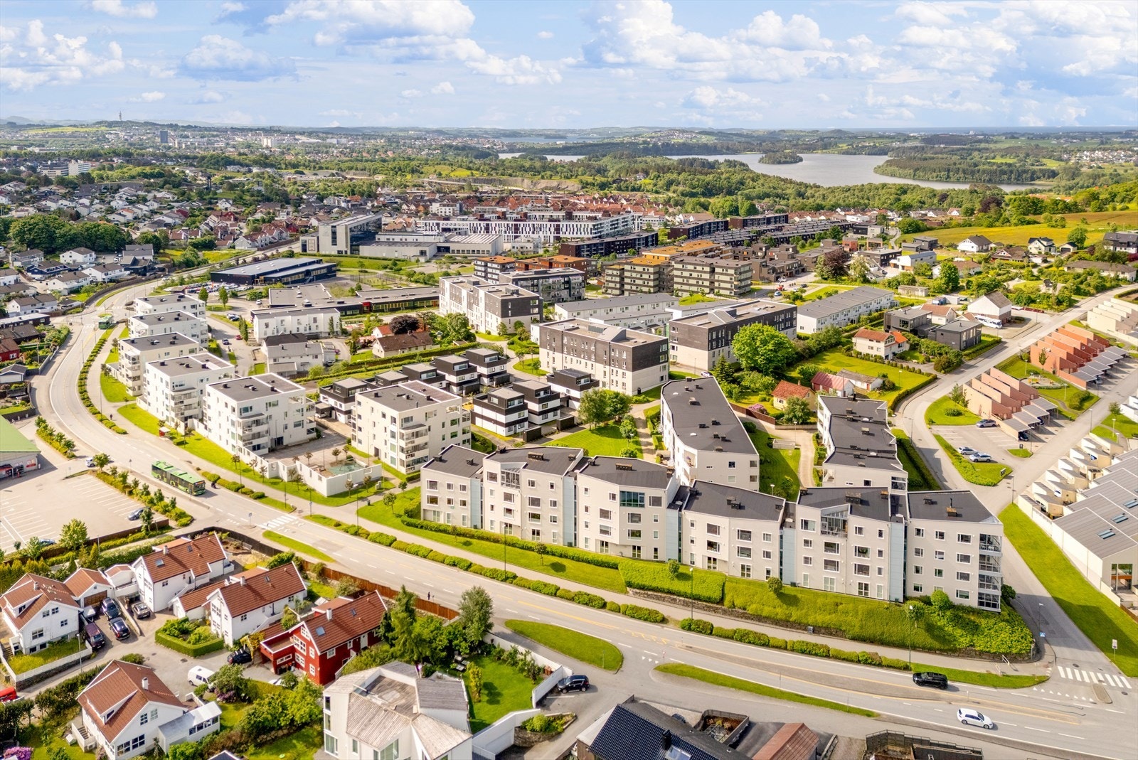 Populært område med både turområder og Alti senteret i gangavstand Galleribilde