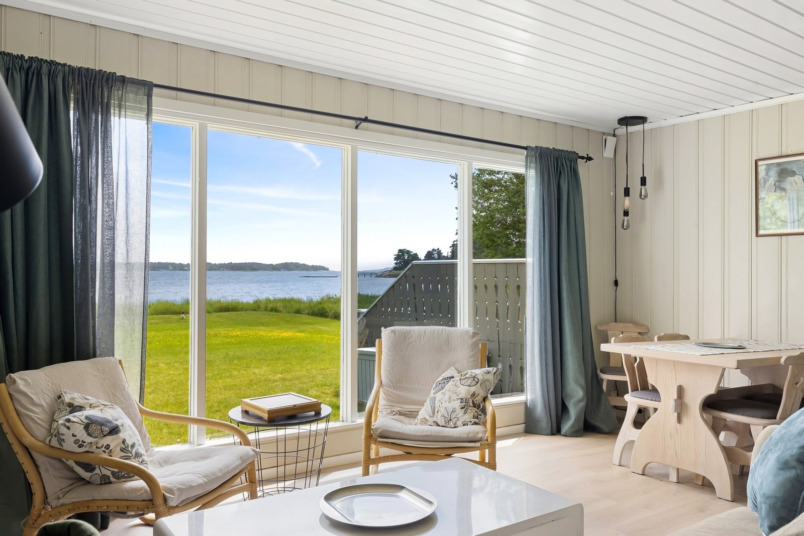 Store glassflater lar sjøutsikten få hovedrollen Galleribilde