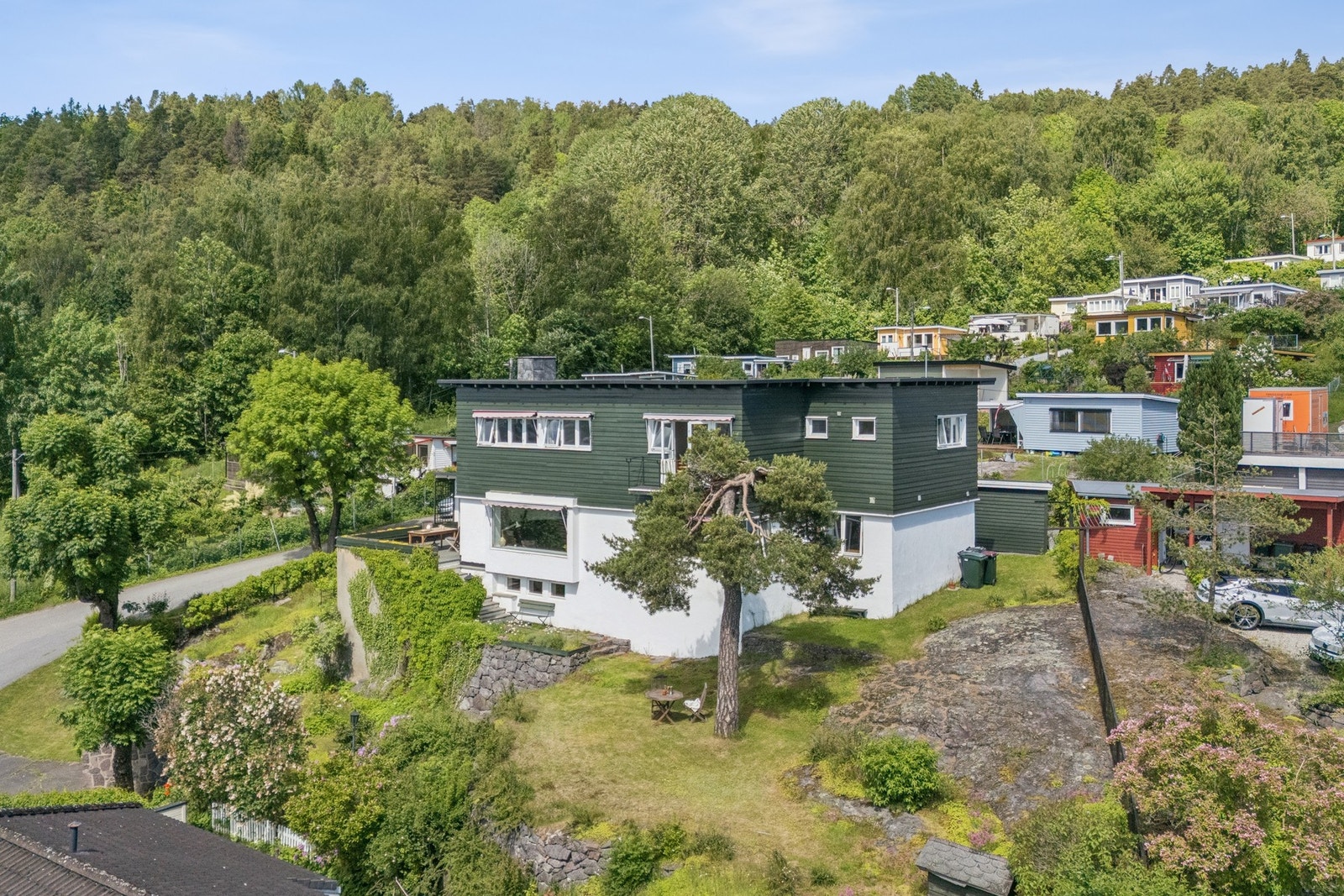 Velkommen til Frydenberggata 7 - En fantastisk villa med like fantastisk beliggenhet rett i grensen til marka og samtidig gangavstand til sentrum. Galleribilde