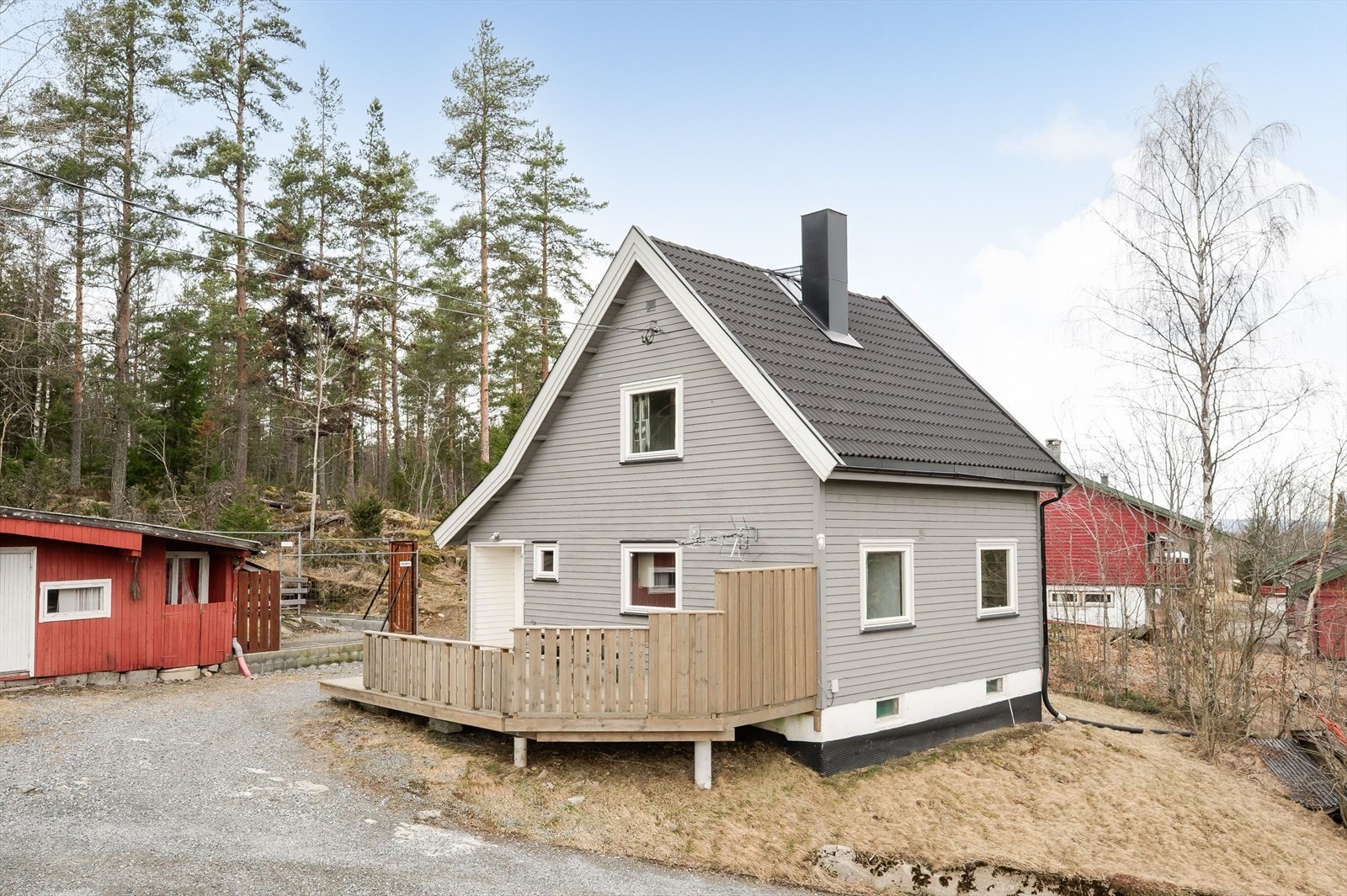 Velkommen til Tangenvegen 613! Foto: Husfoto ved Reidar Valberg Galleribilde