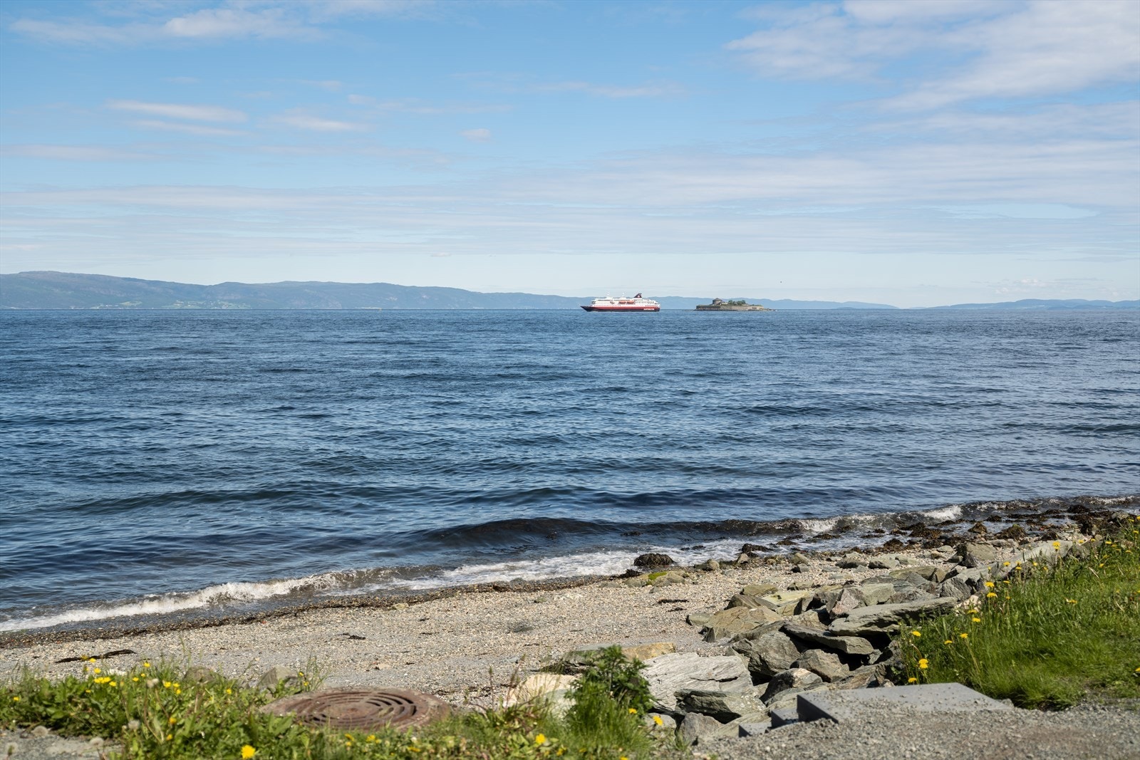 Fra eiendommen er det også gangavstand til Skansen stasjon, hvor du kan ta toget direkte til Trondheim lufthavn eller nord/sør i landet. Galleribilde